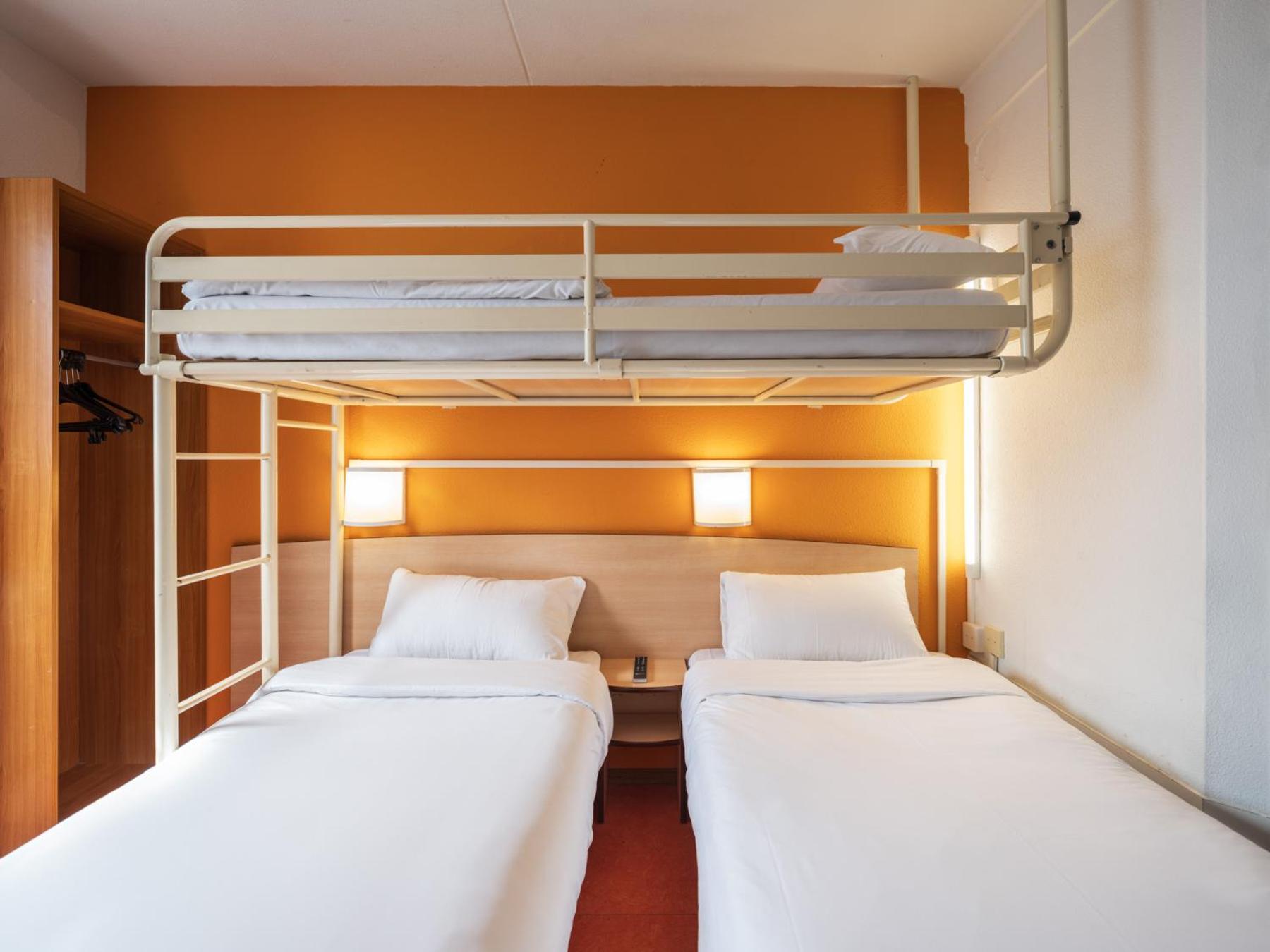 Dreibettzimmer