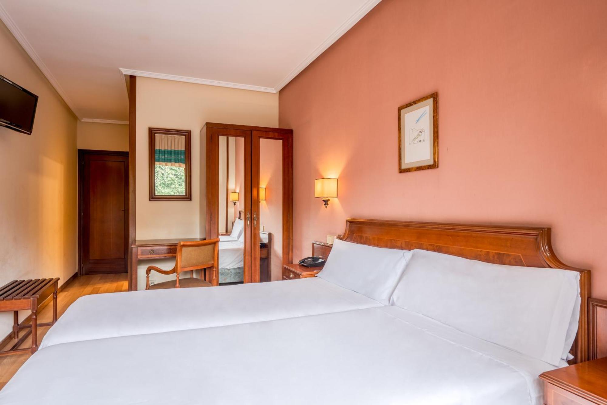 Twin Room,1697788715:JPEG