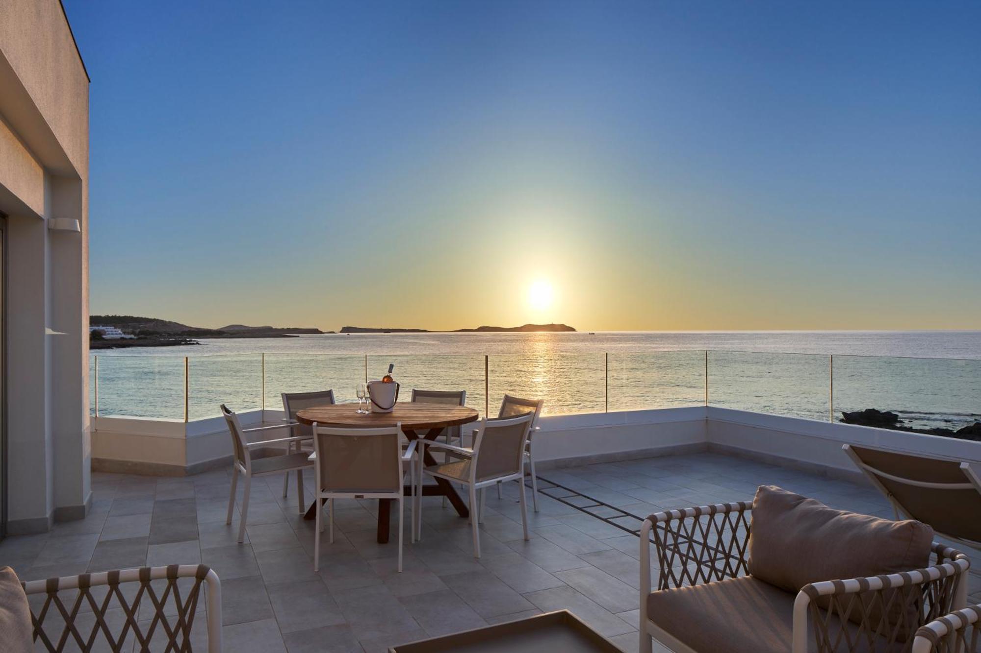 Suite Présidentielle 2 Chambres avec Grande Terrasse - Vue Panoramique sur Mer