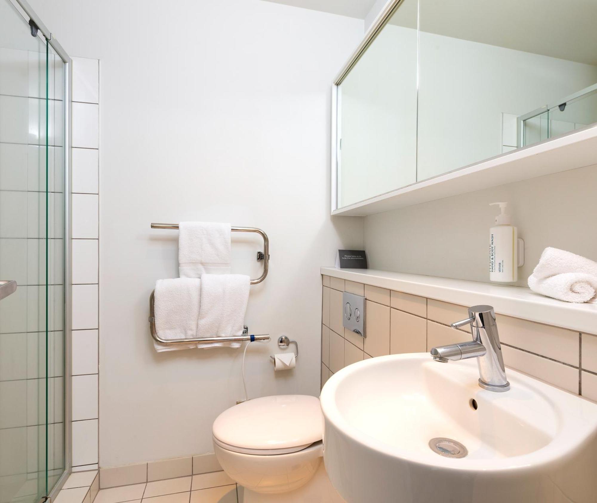 One-Bedroom Apartment City View