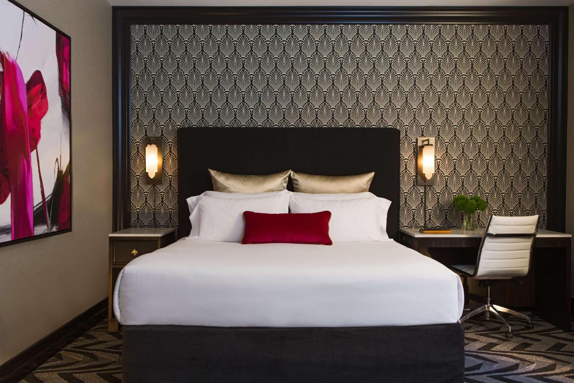 Deluxe Queen Room