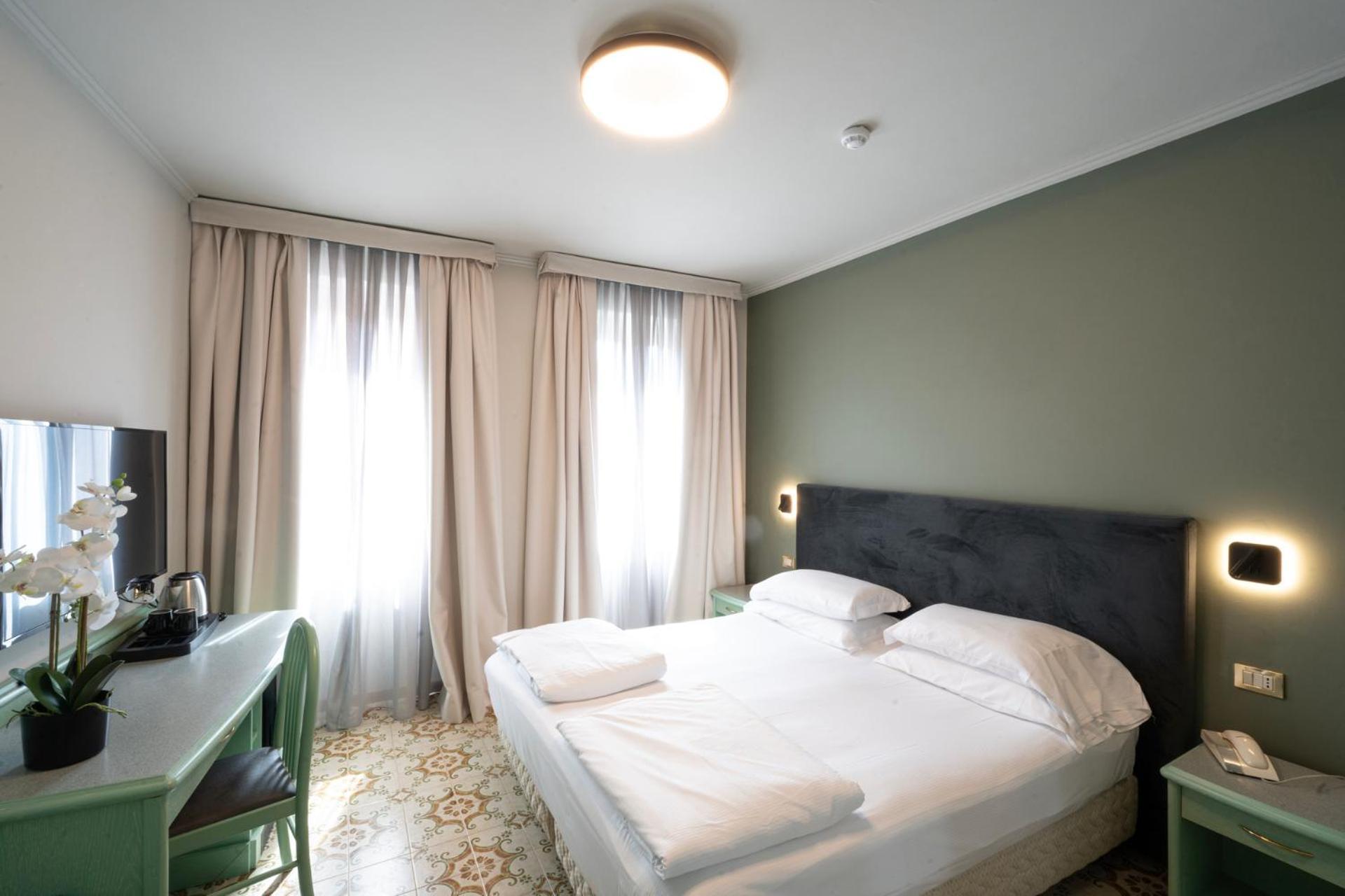 Deluxe Double or Twin Room,1697854458:JPEG