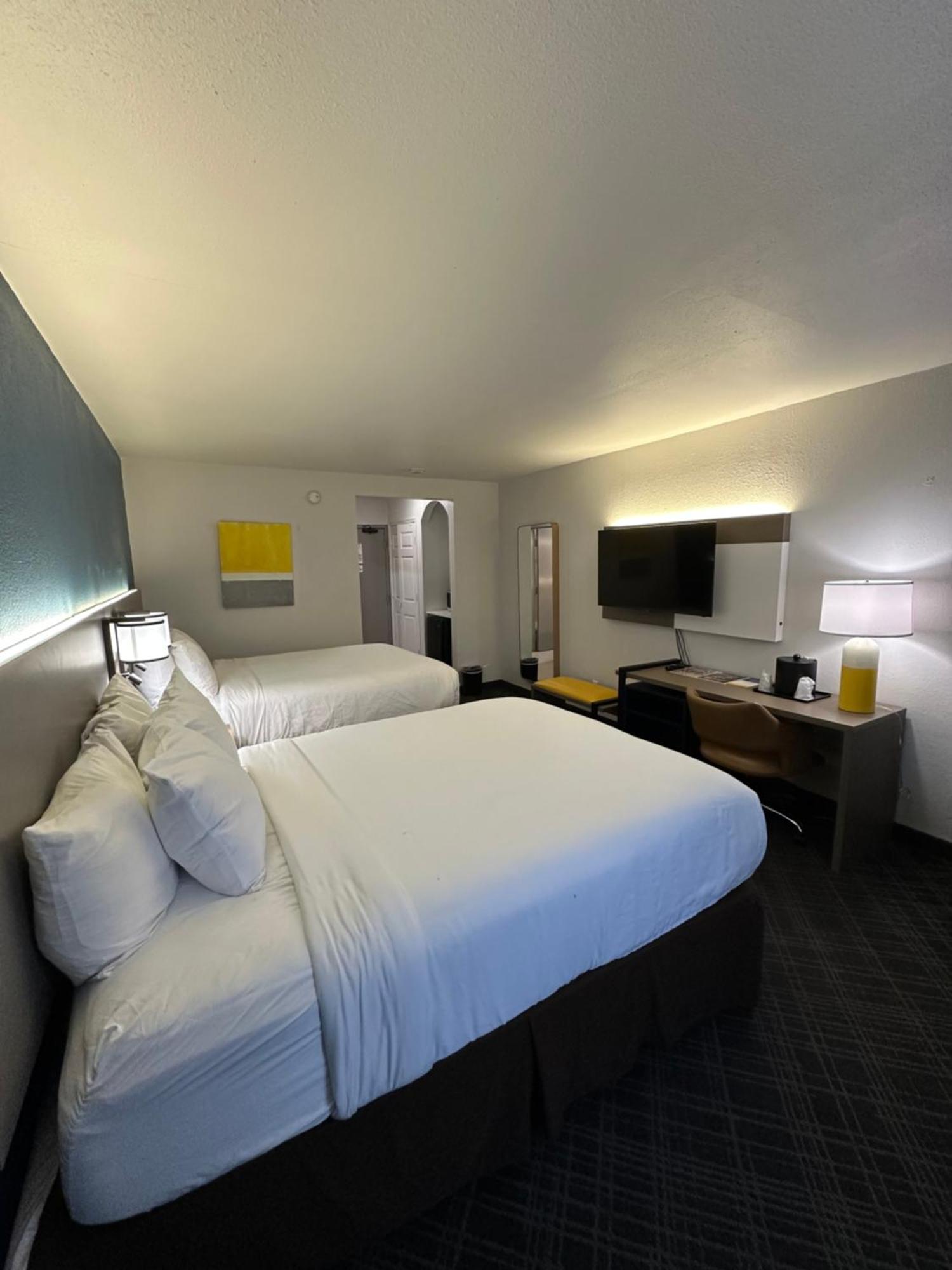 Queen Room Two Queen Beds