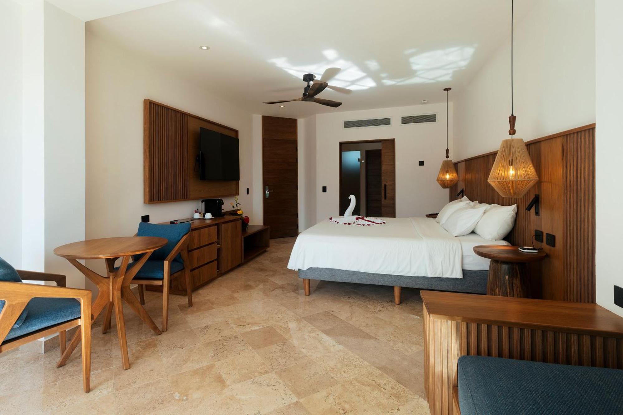Junior Suite Premium Ocean Front