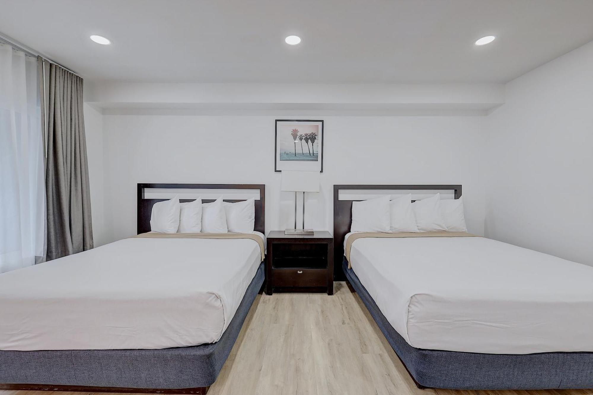 Queen Room Two Queen Beds Non-Smoking