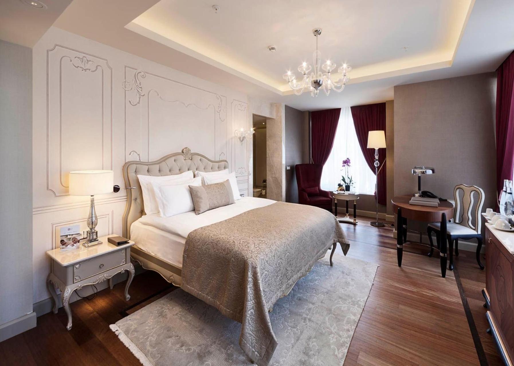 Deluxe Double or Twin Room with City View
