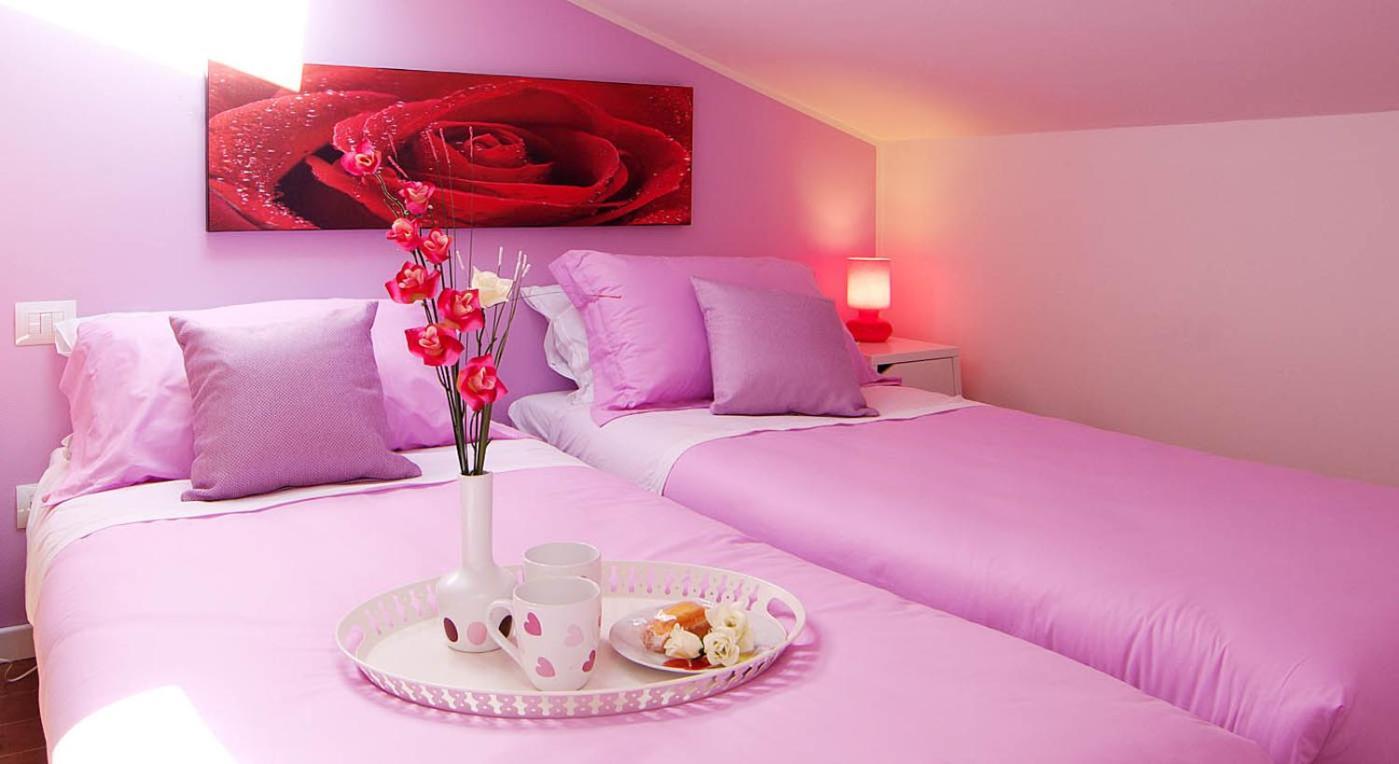 Deluxe One-Bedroom Apartment