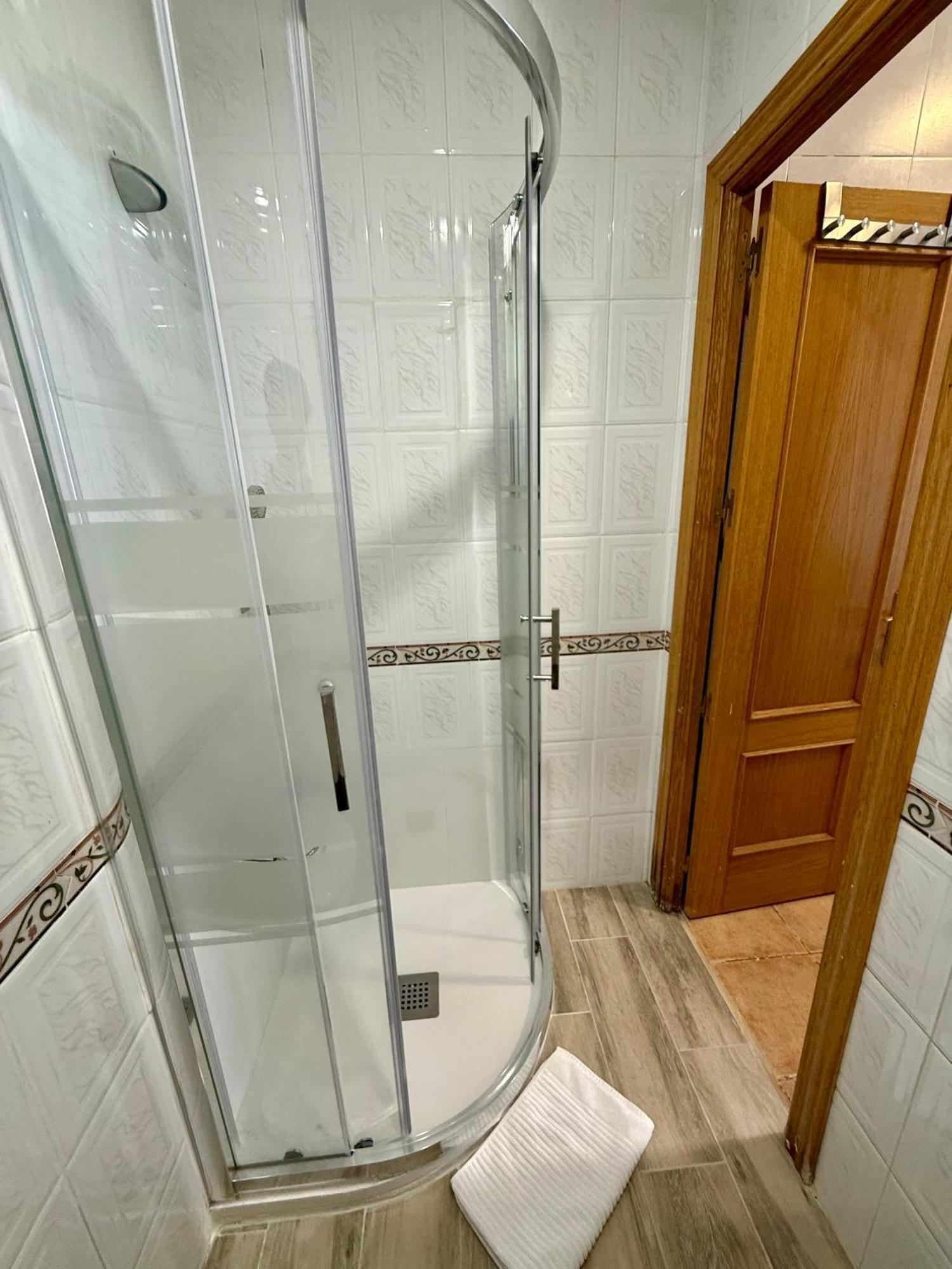 Chambre Triple avec Salle de Bains Privative