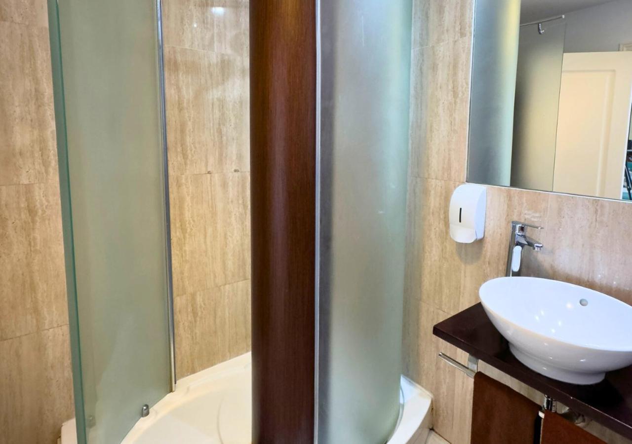 Two-Bedroom Apartment with Sea View,1698148992:JPEG