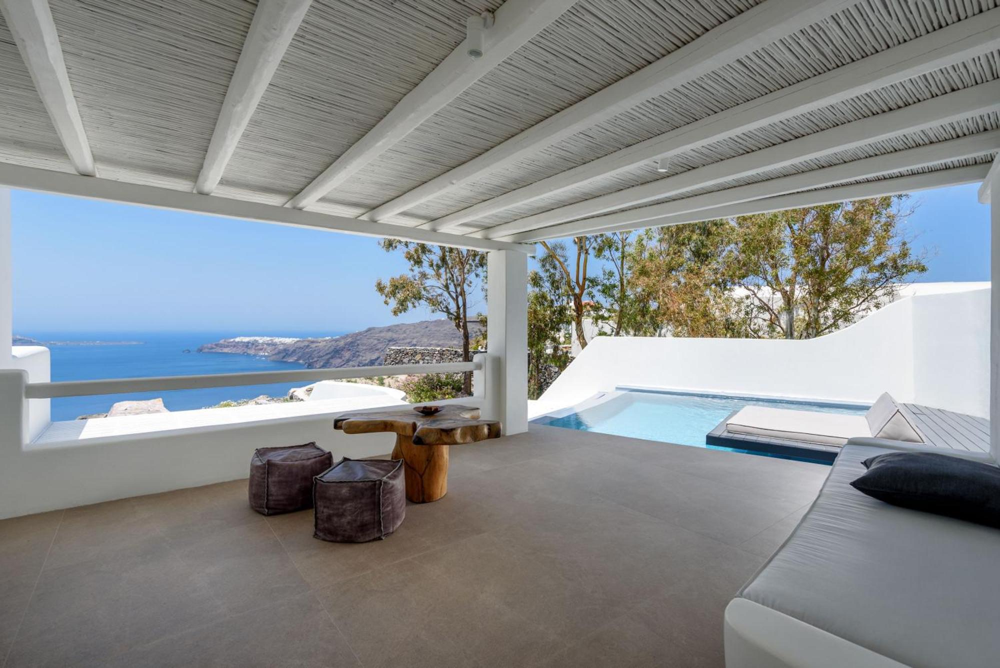 Honeymoon Pool Suite