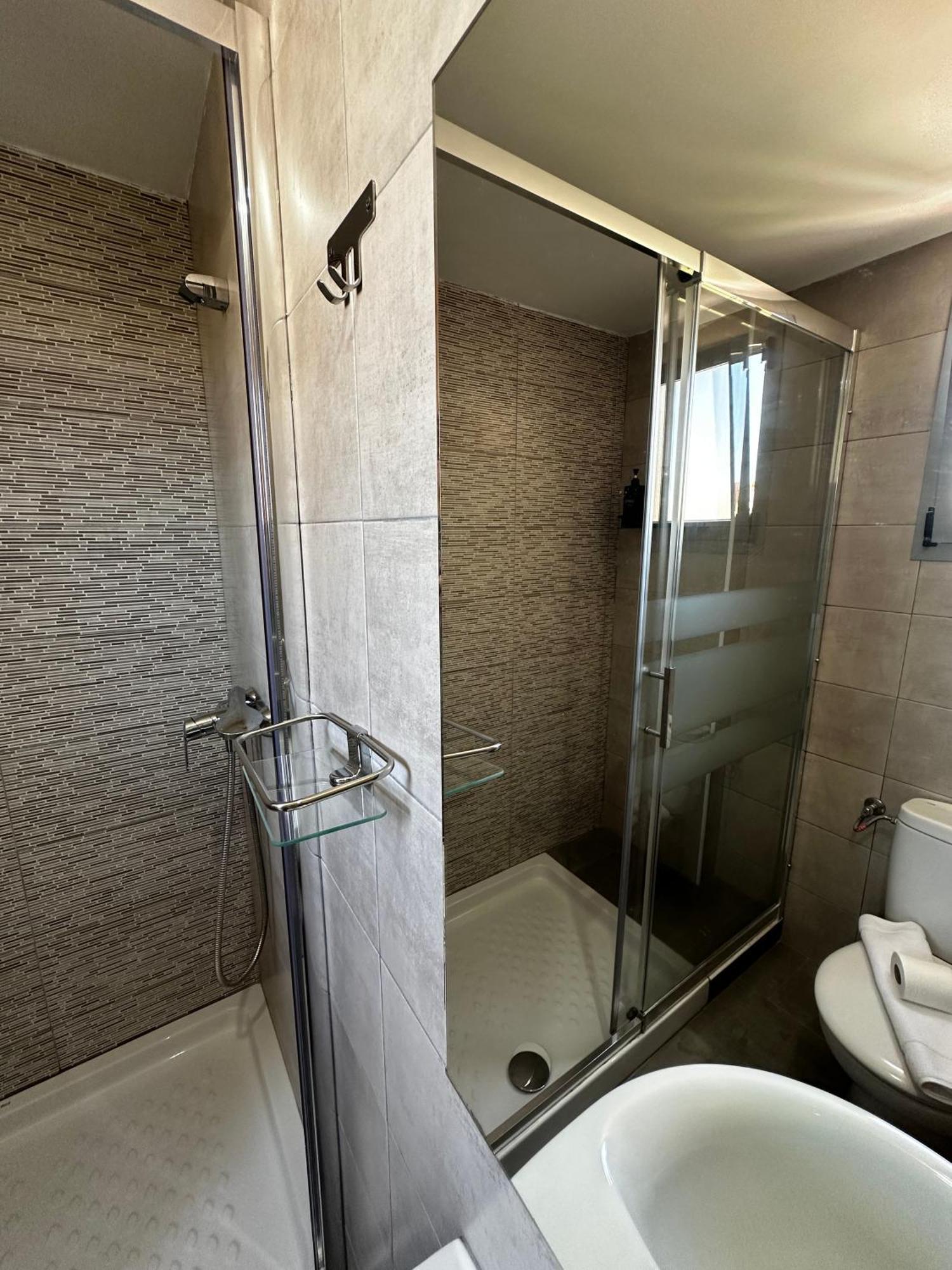 Double Room Private Bathroom
