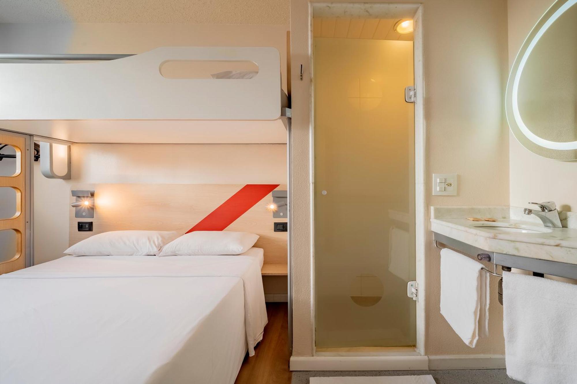 Superior Apartment One Double One Single Bed