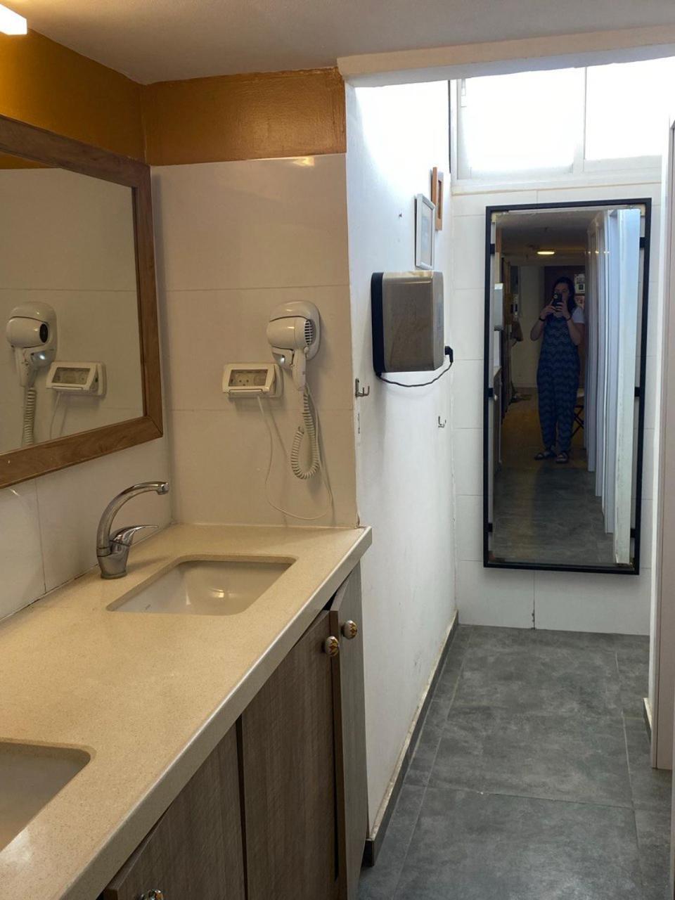 Bed 12-Bed Mixed Dormitory Room