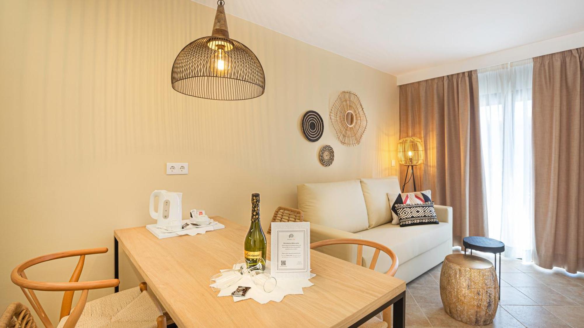 Superior One-Bedroom Apartment