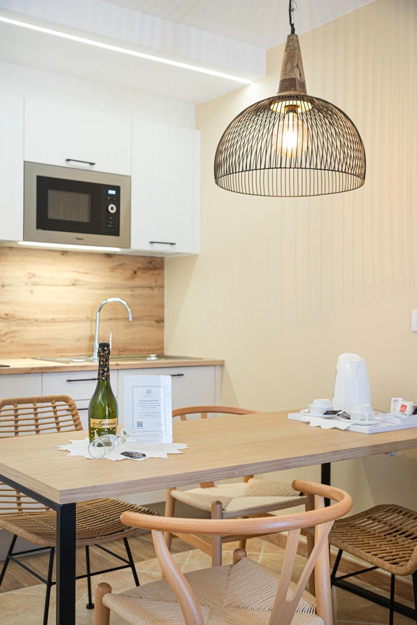Superior One-Bedroom Apartment