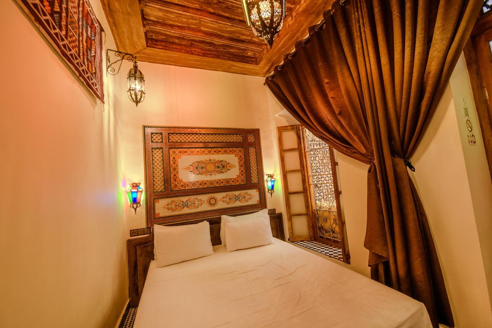 Double or Twin Room Private Bathroom