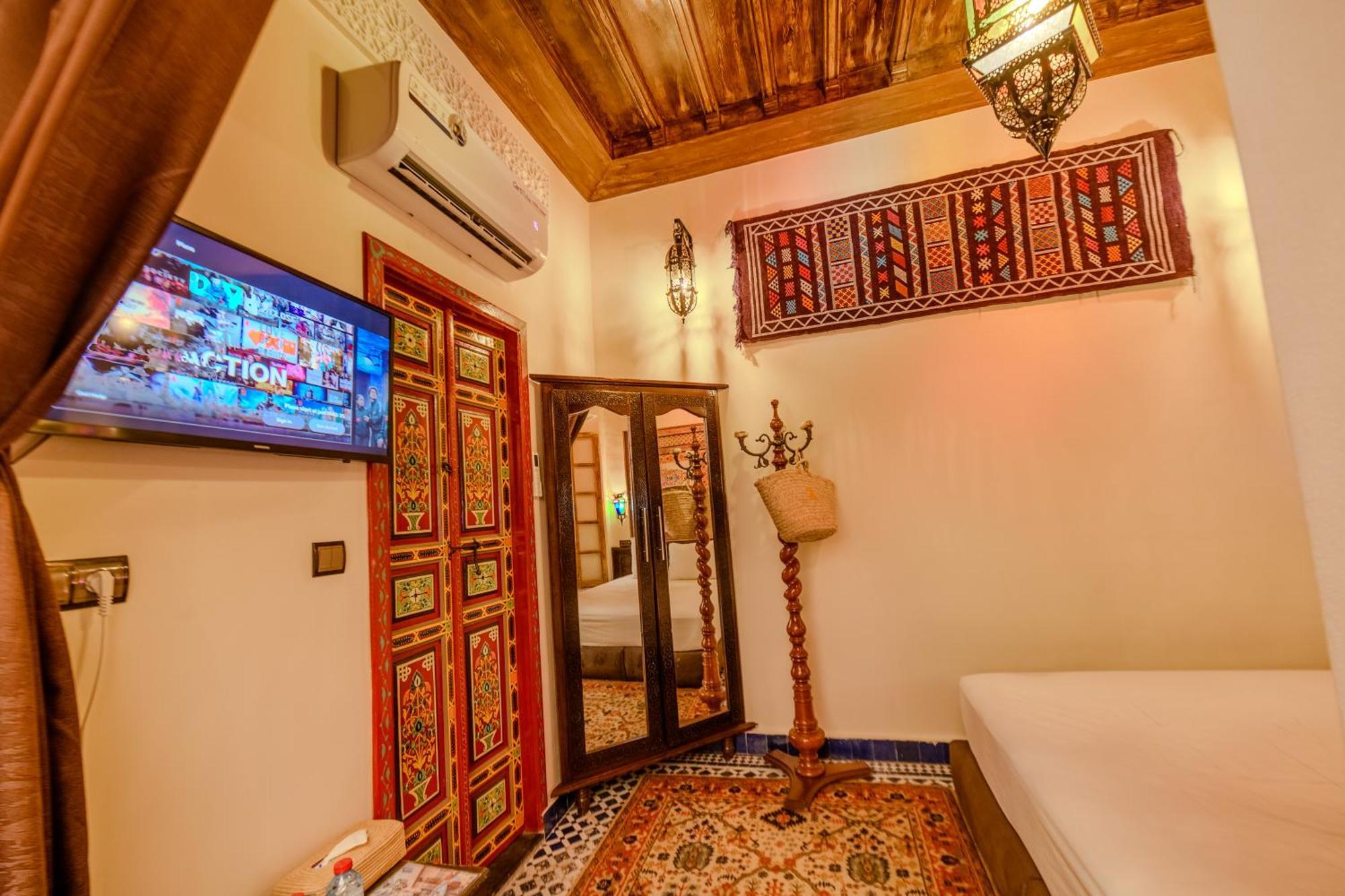 Double or Twin Room Private Bathroom