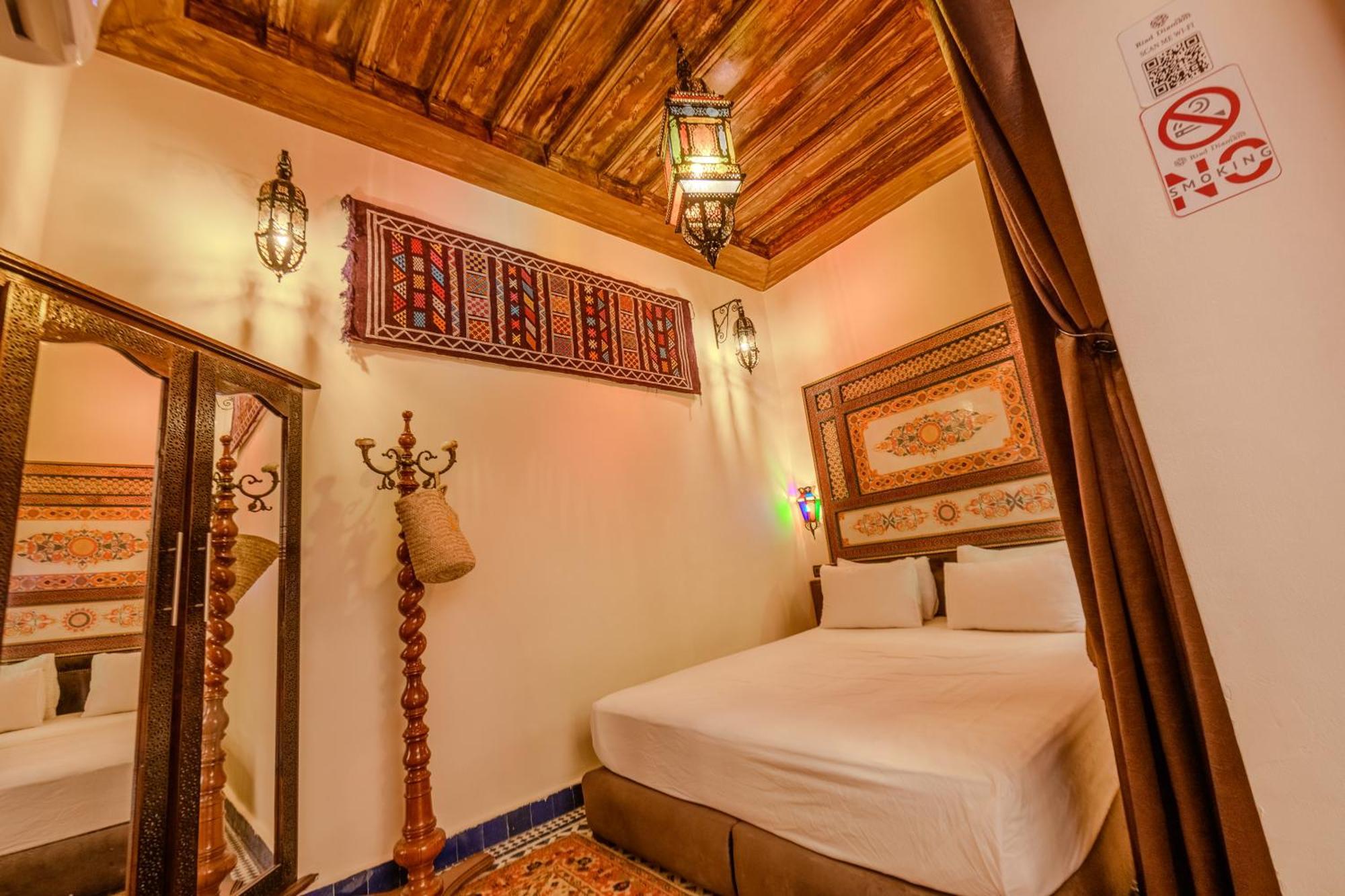 Double or Twin Room Private Bathroom