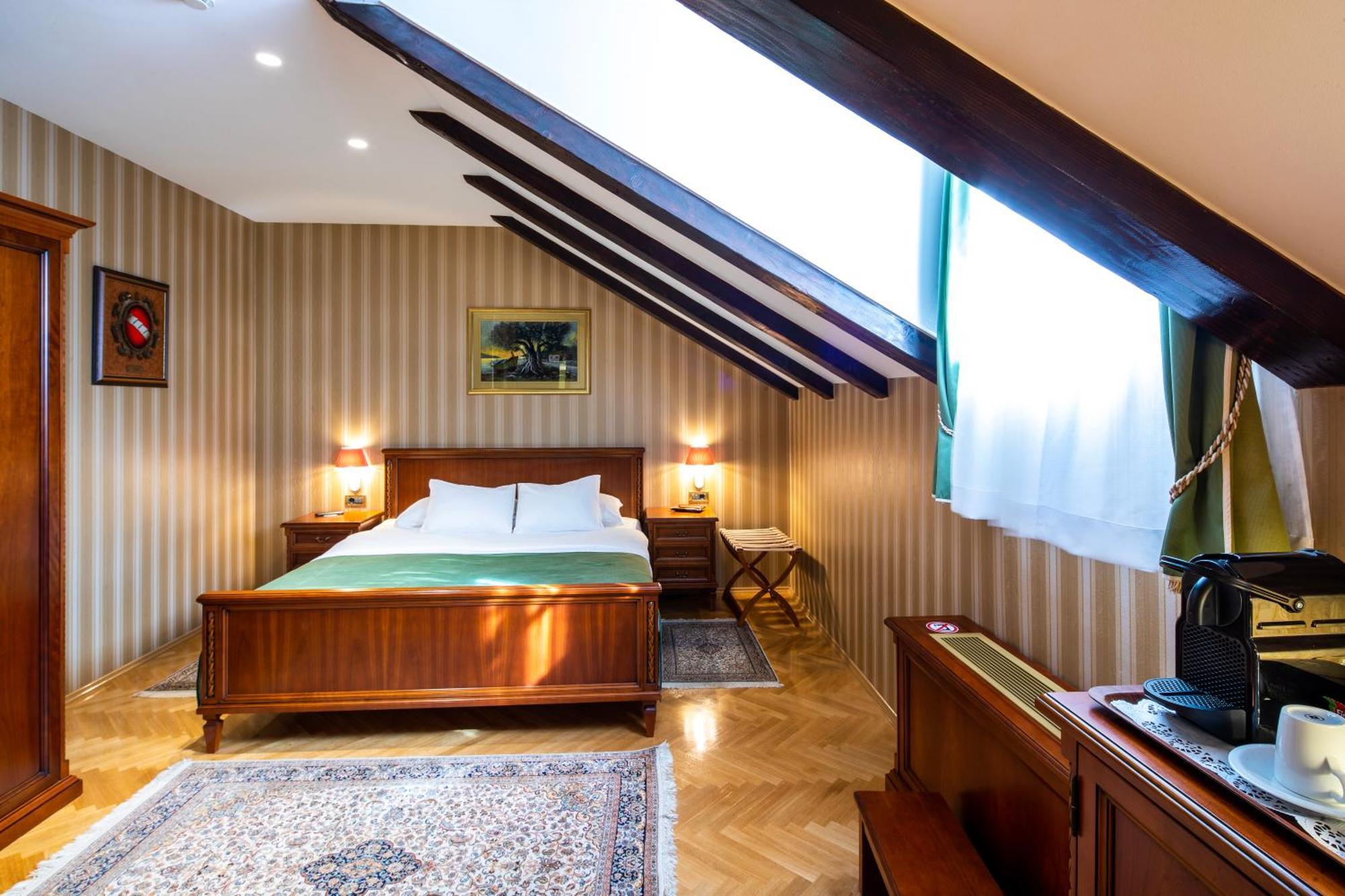 Elegant Loft Room