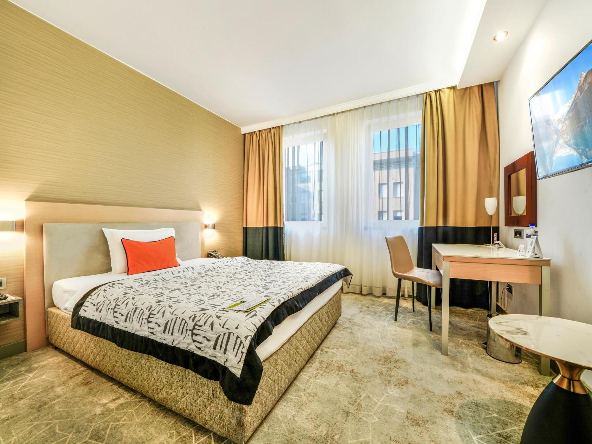 Double Room