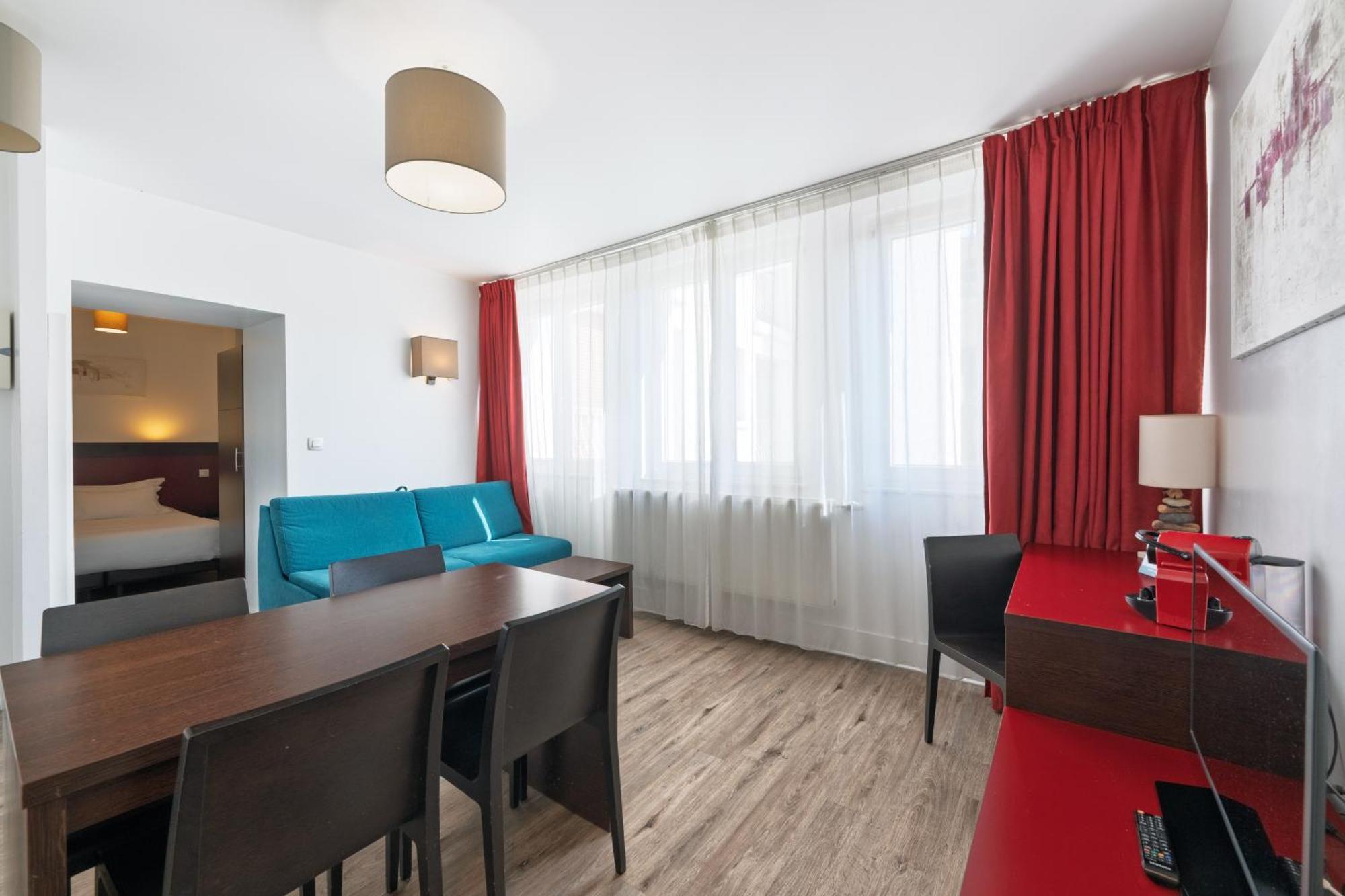 One-Bedroom Apartment