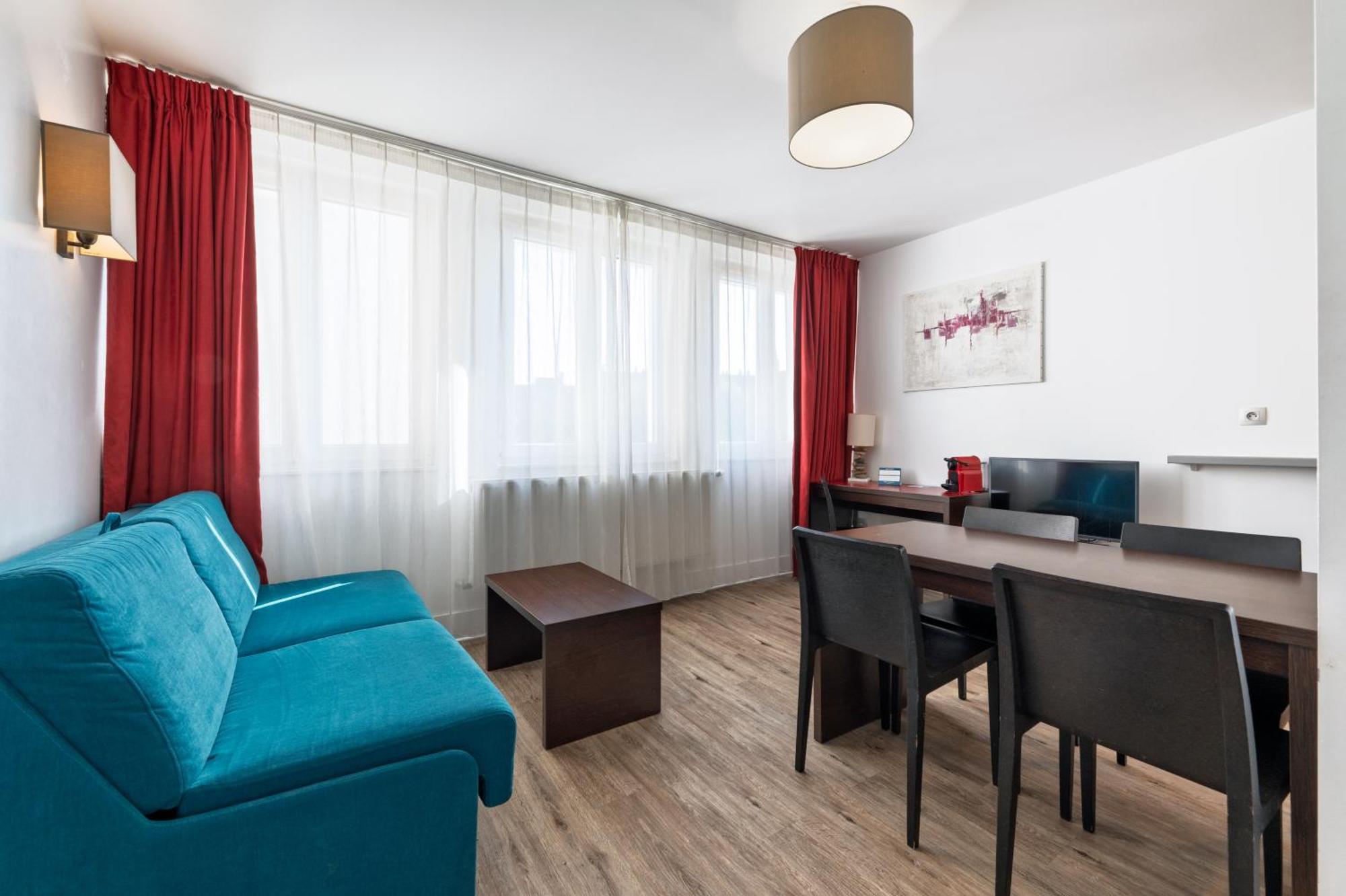 One-Bedroom Apartment