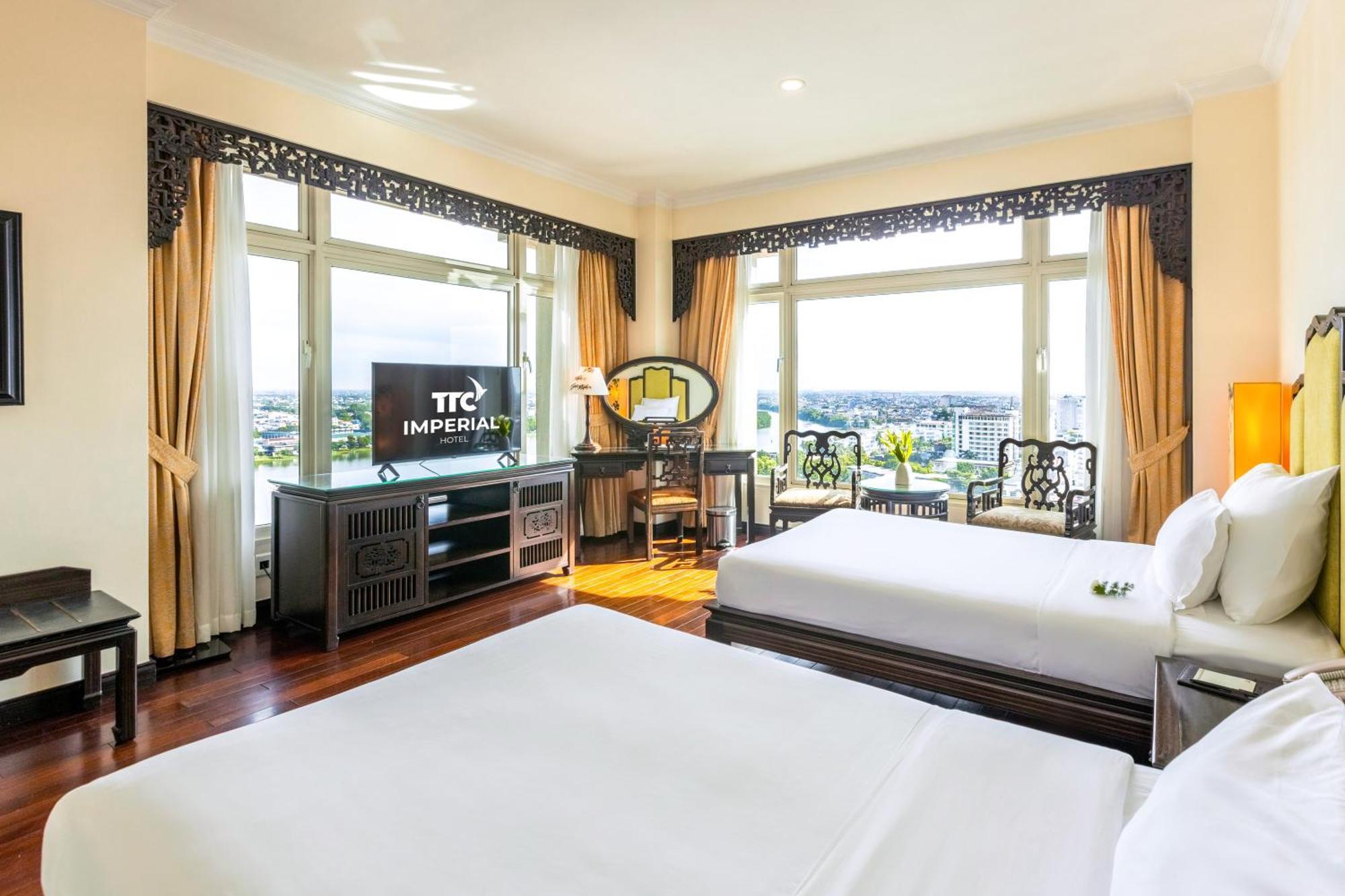 Deluxe Twin River View