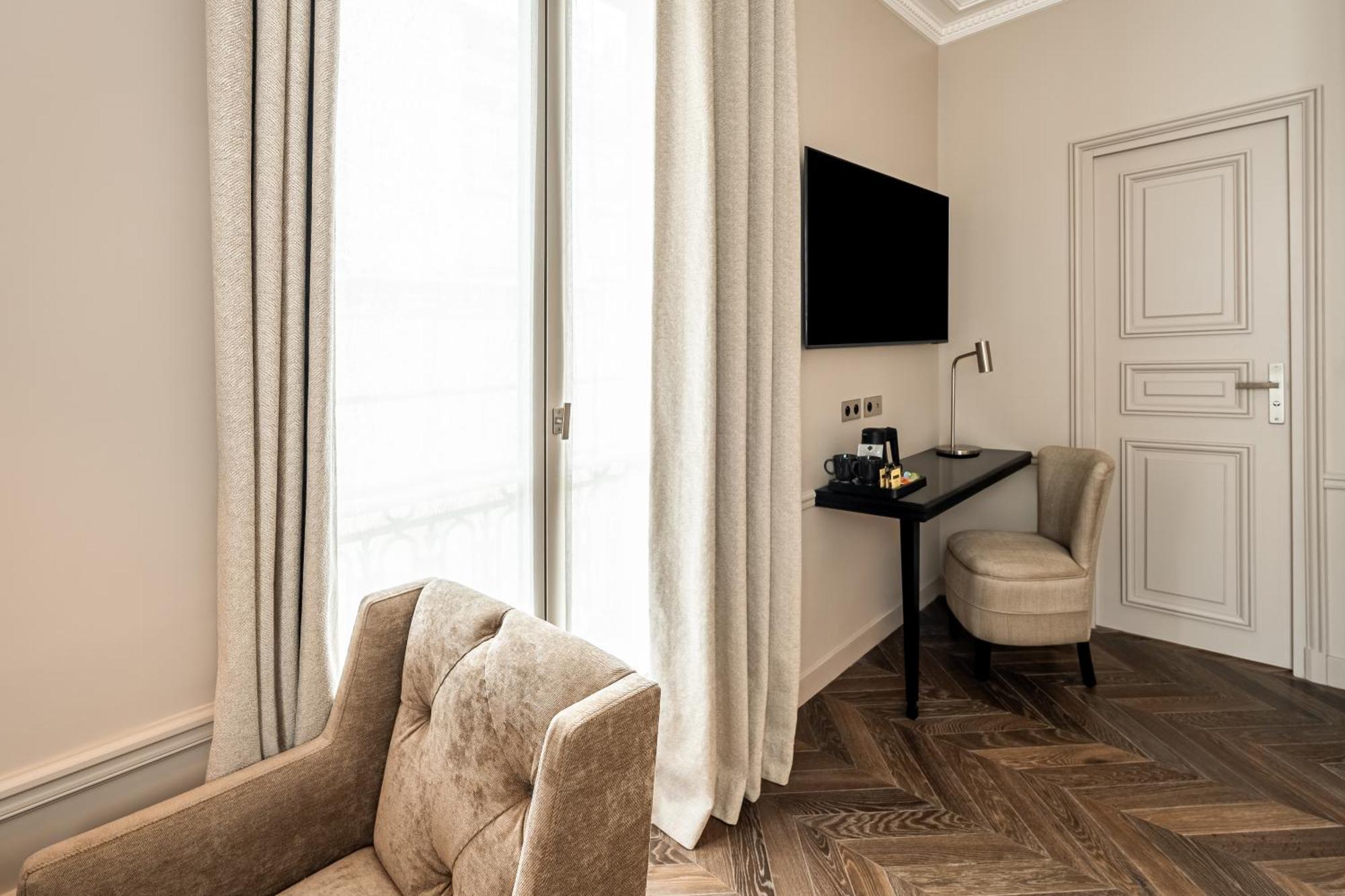 Deluxe Double or Twin Room