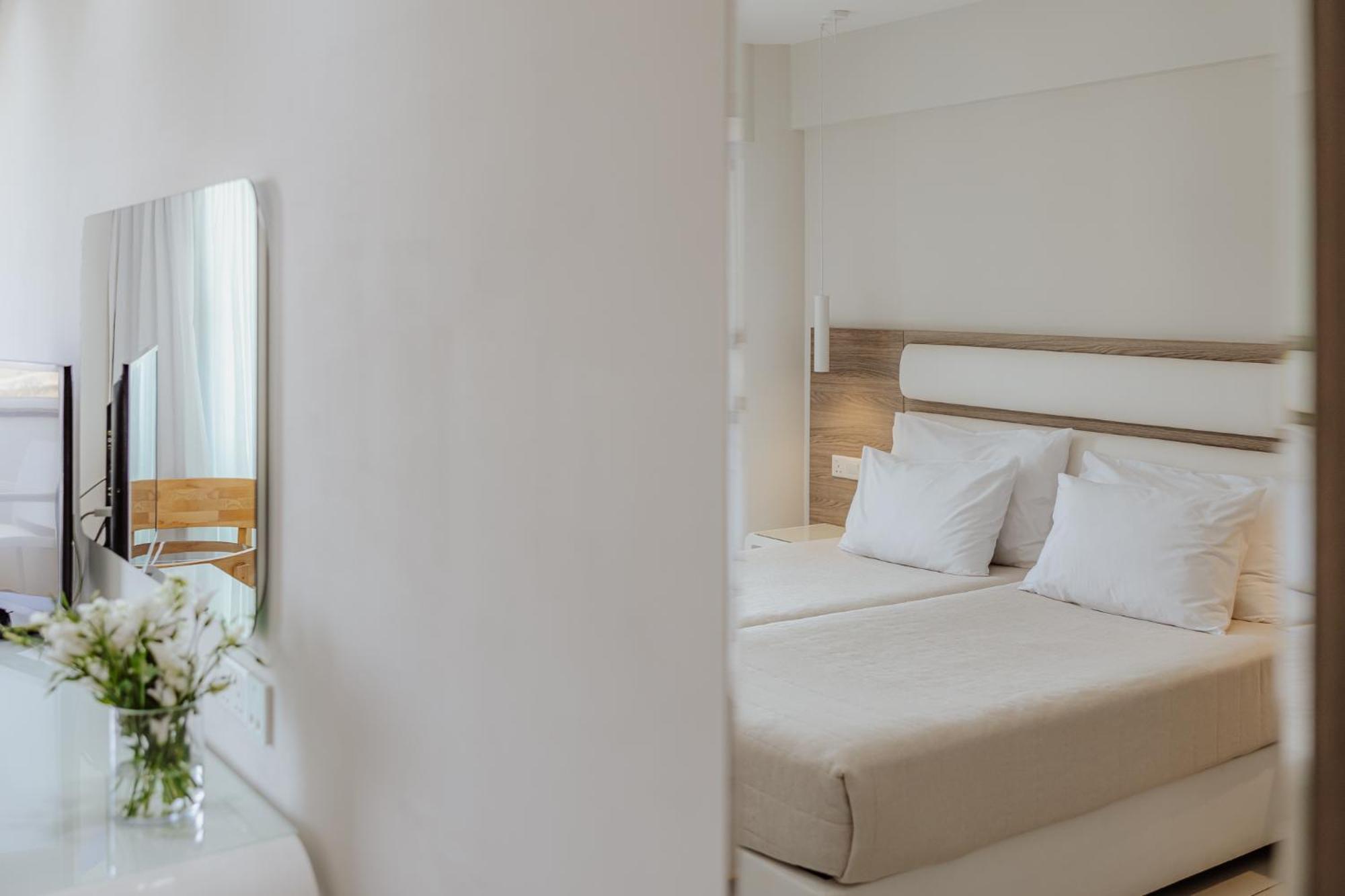 Twin Room Inland View