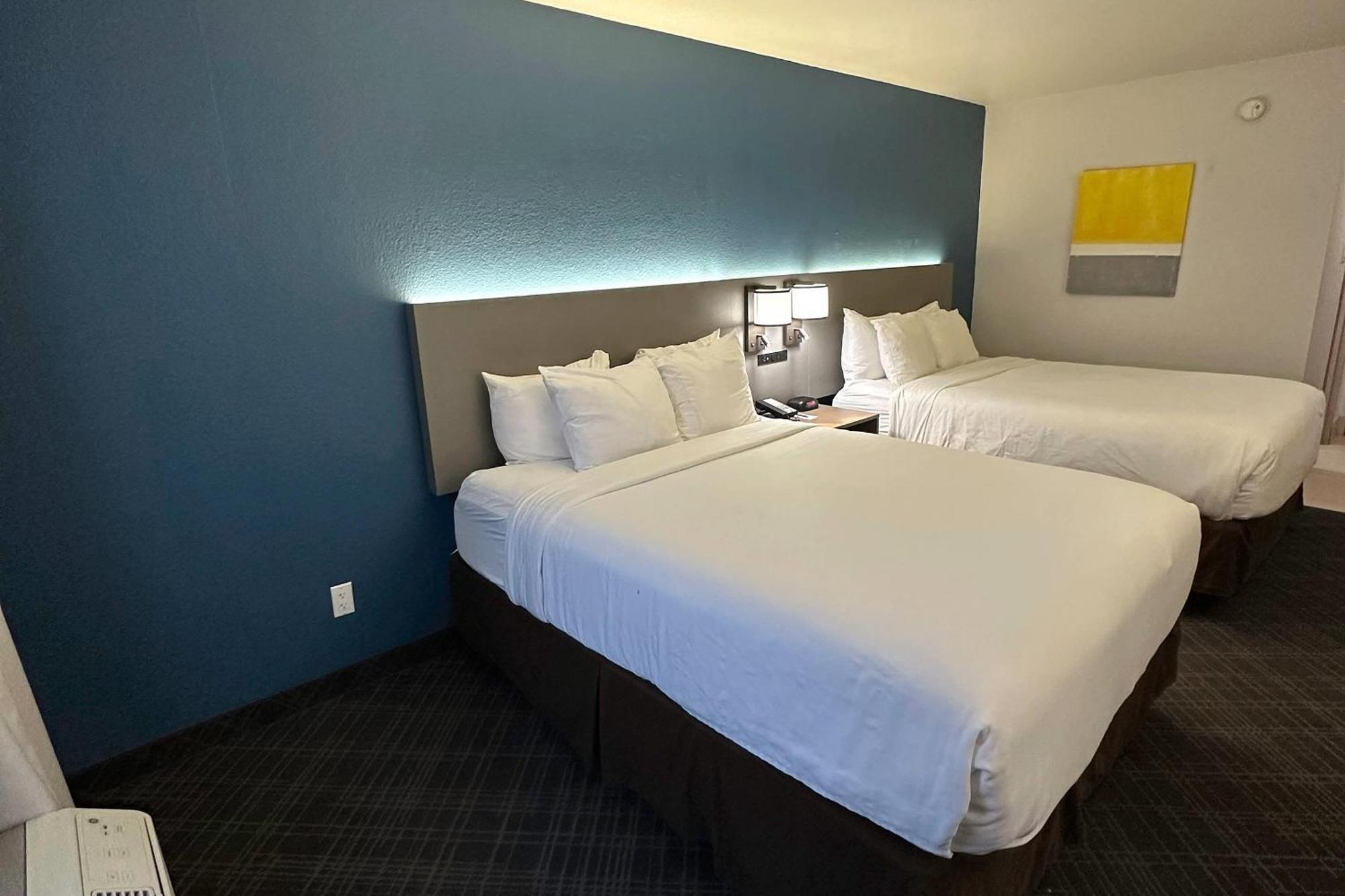 Queen Room Two Queen Beds