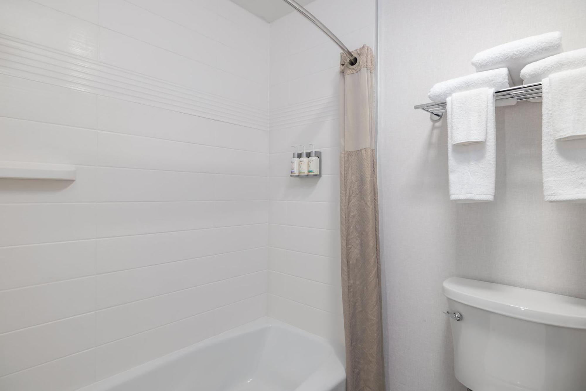 Premium Queen Room Three Queen Beds