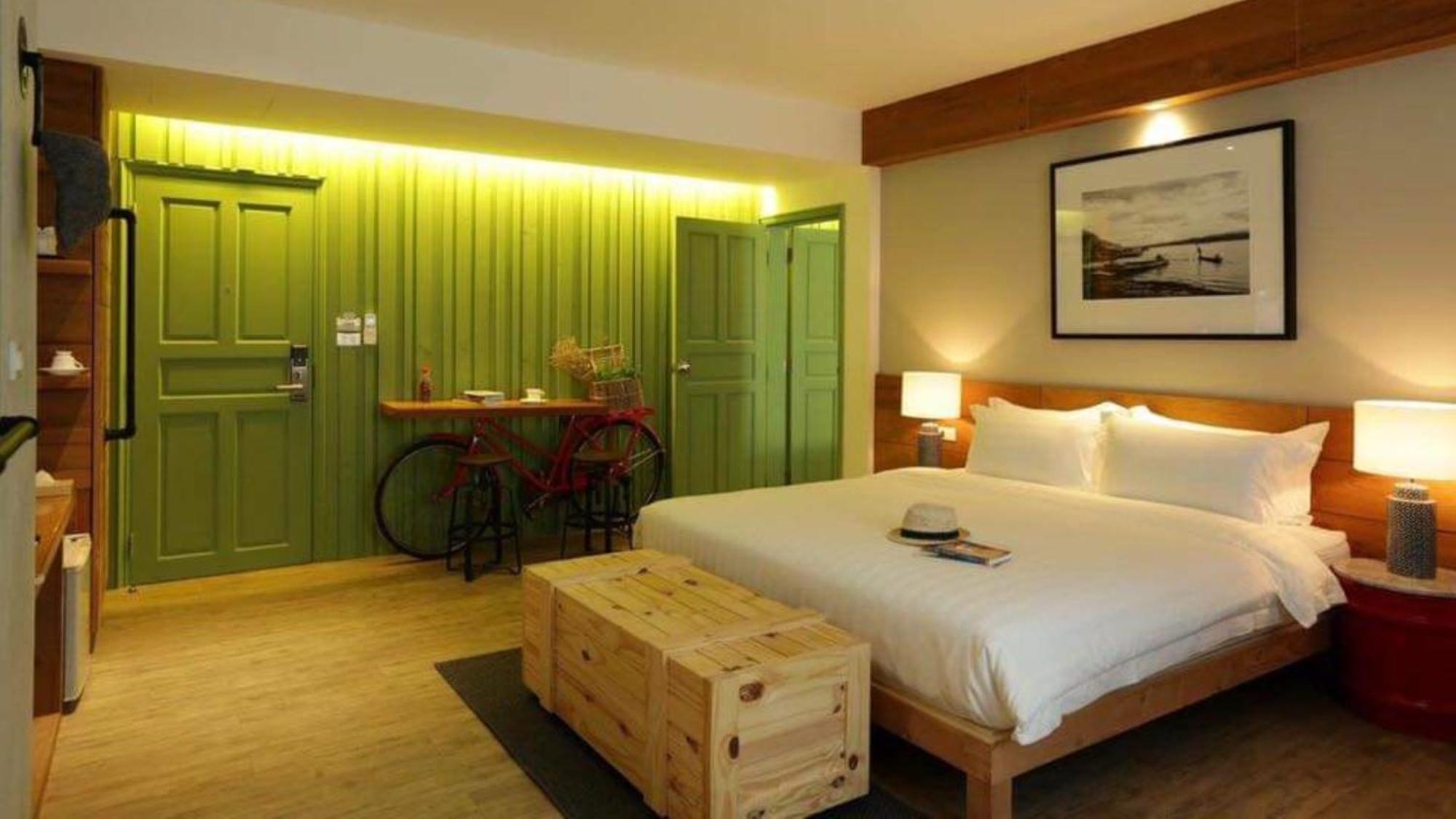 Vintage Superior Double or Twin Room