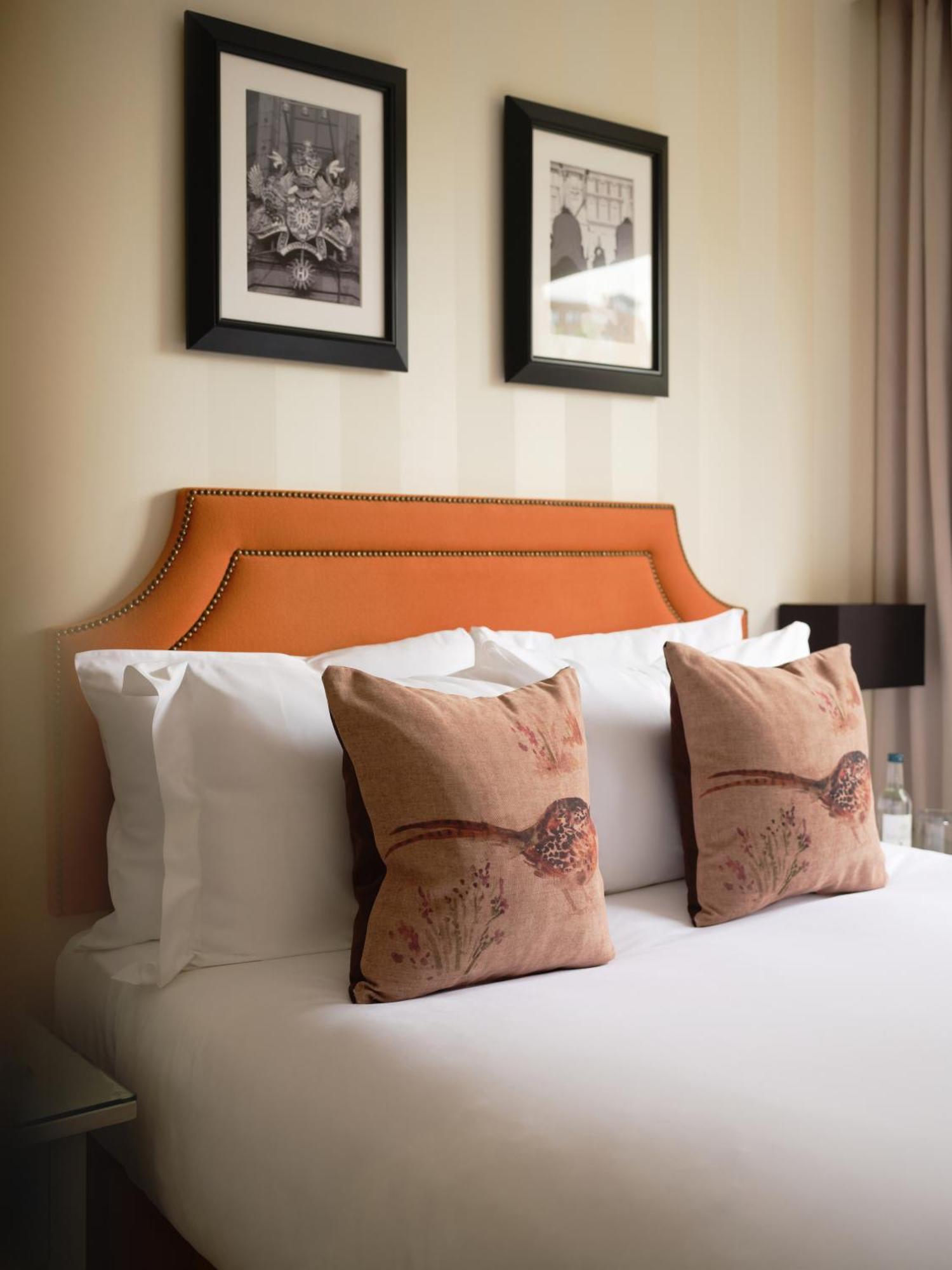 Petit double room
