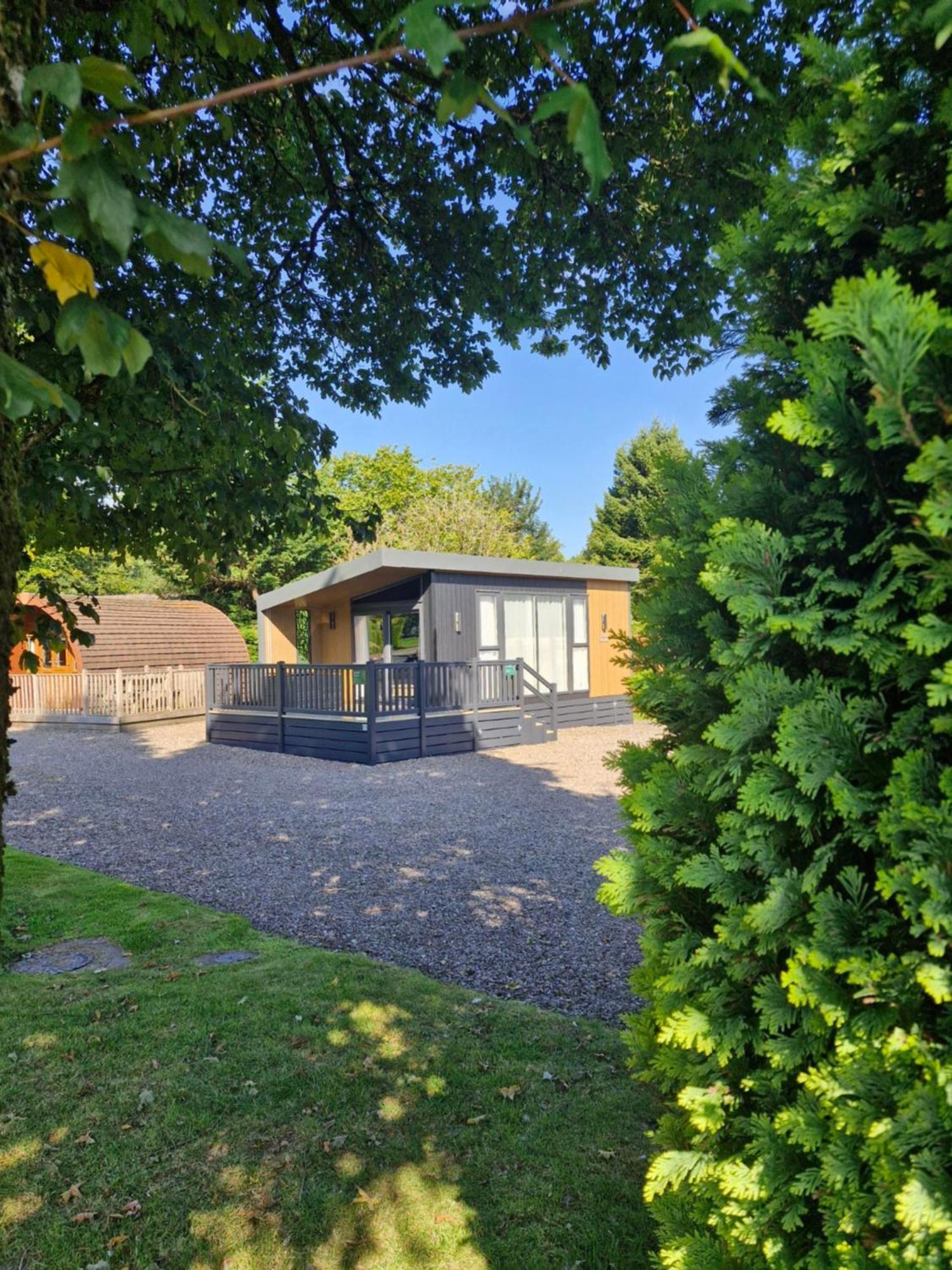1 Bedroom Deluxe Lodge