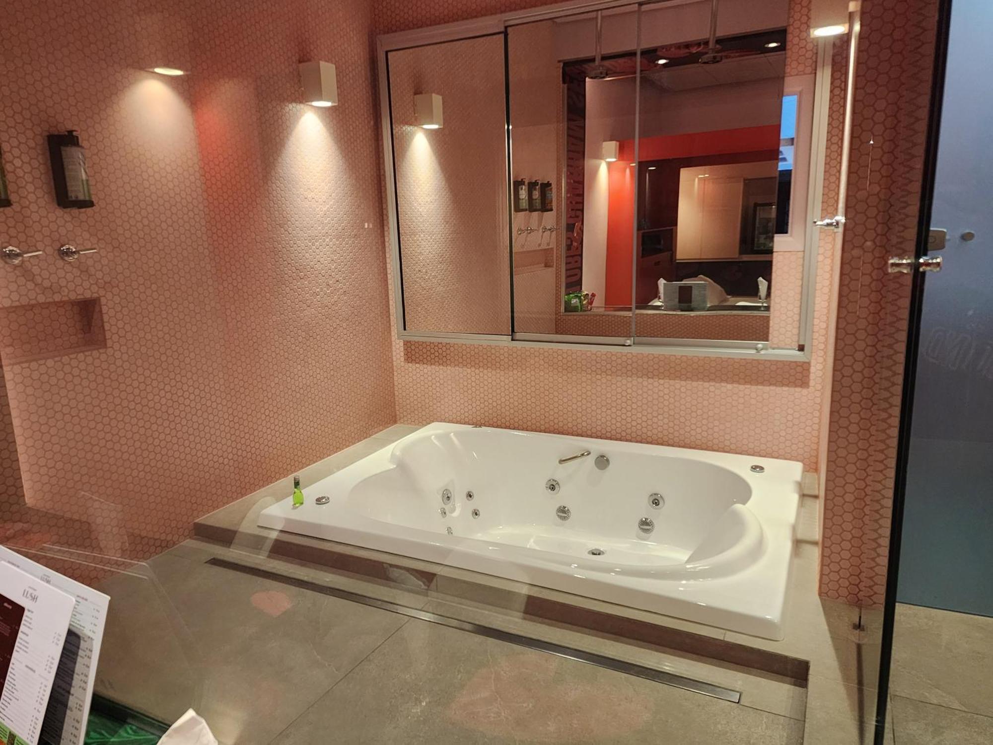 Suite Spa Bath