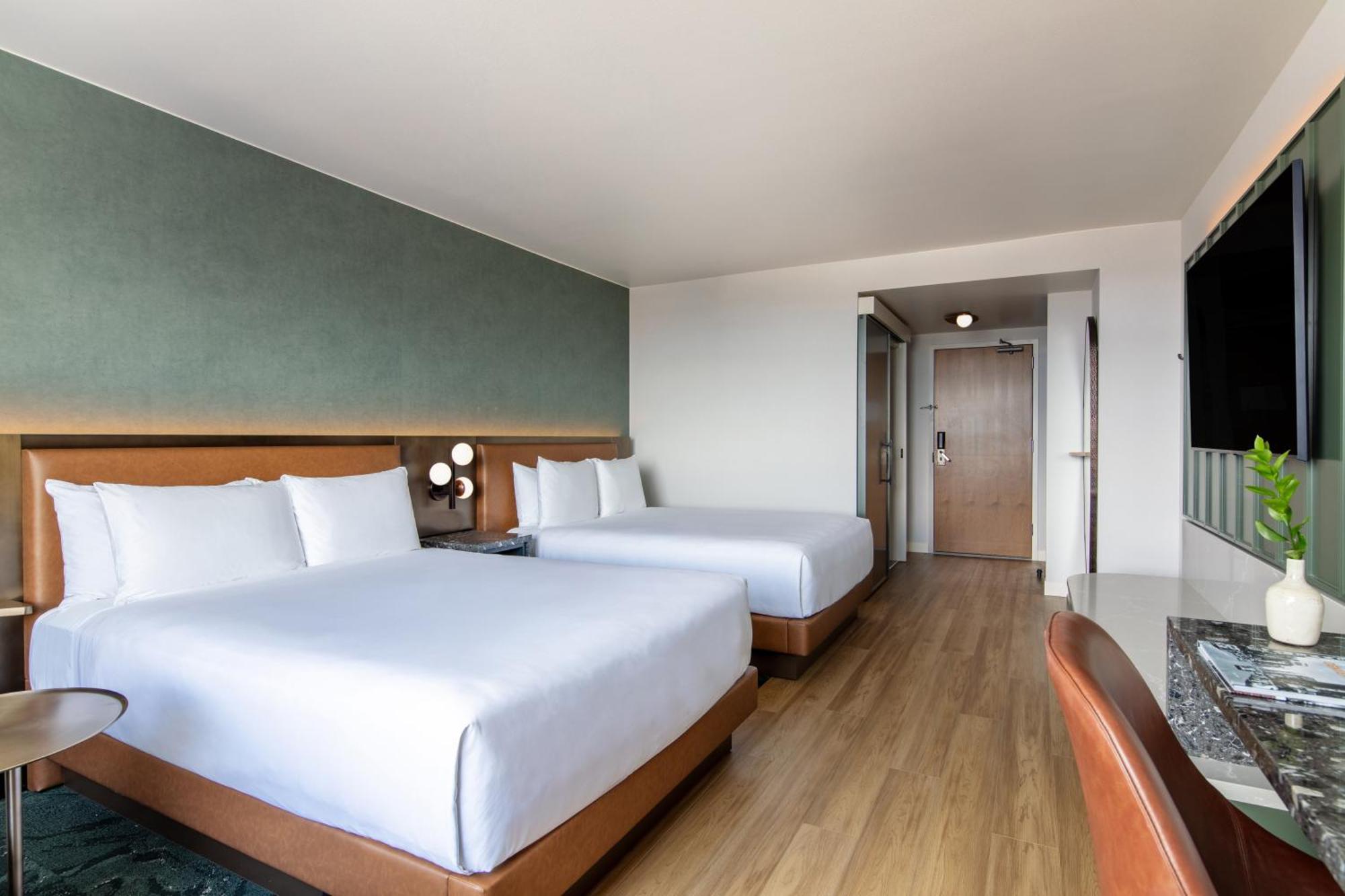 Queen Room with Two Queen Beds and Roll-In Shower - Mobility Access,1698994633:JPEG