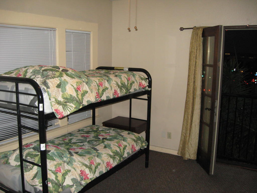 Bed 4-Bed Female Dormitory Room
