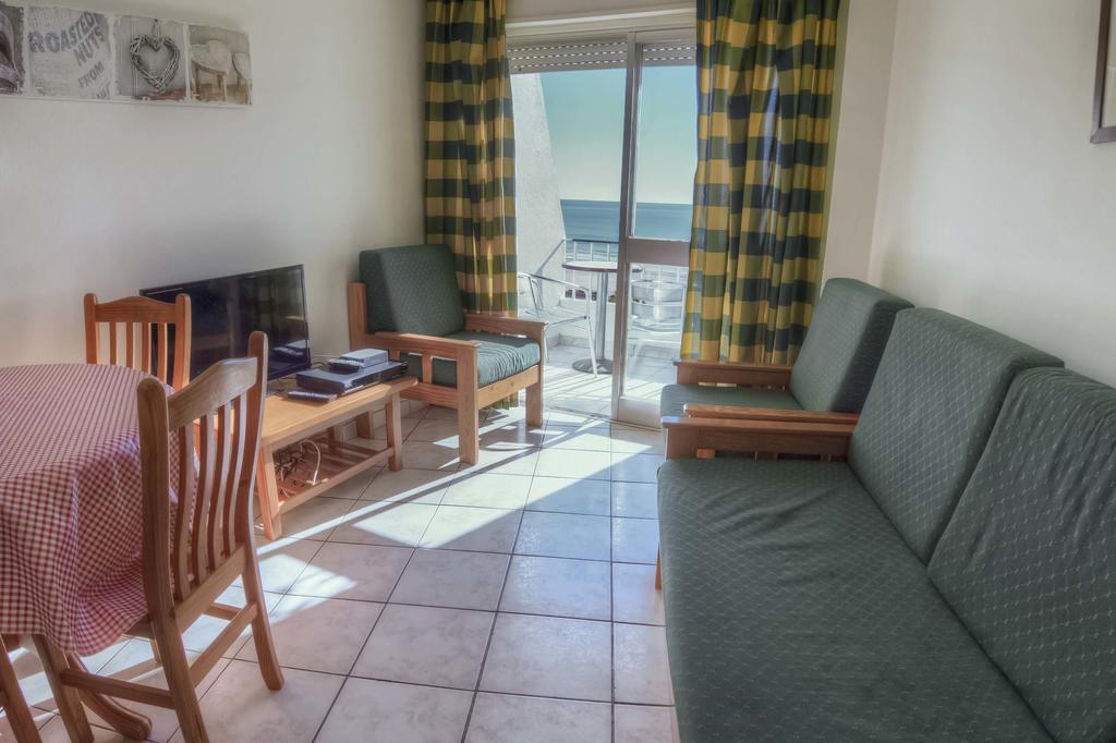 One-Bedroom Apartment Sea View