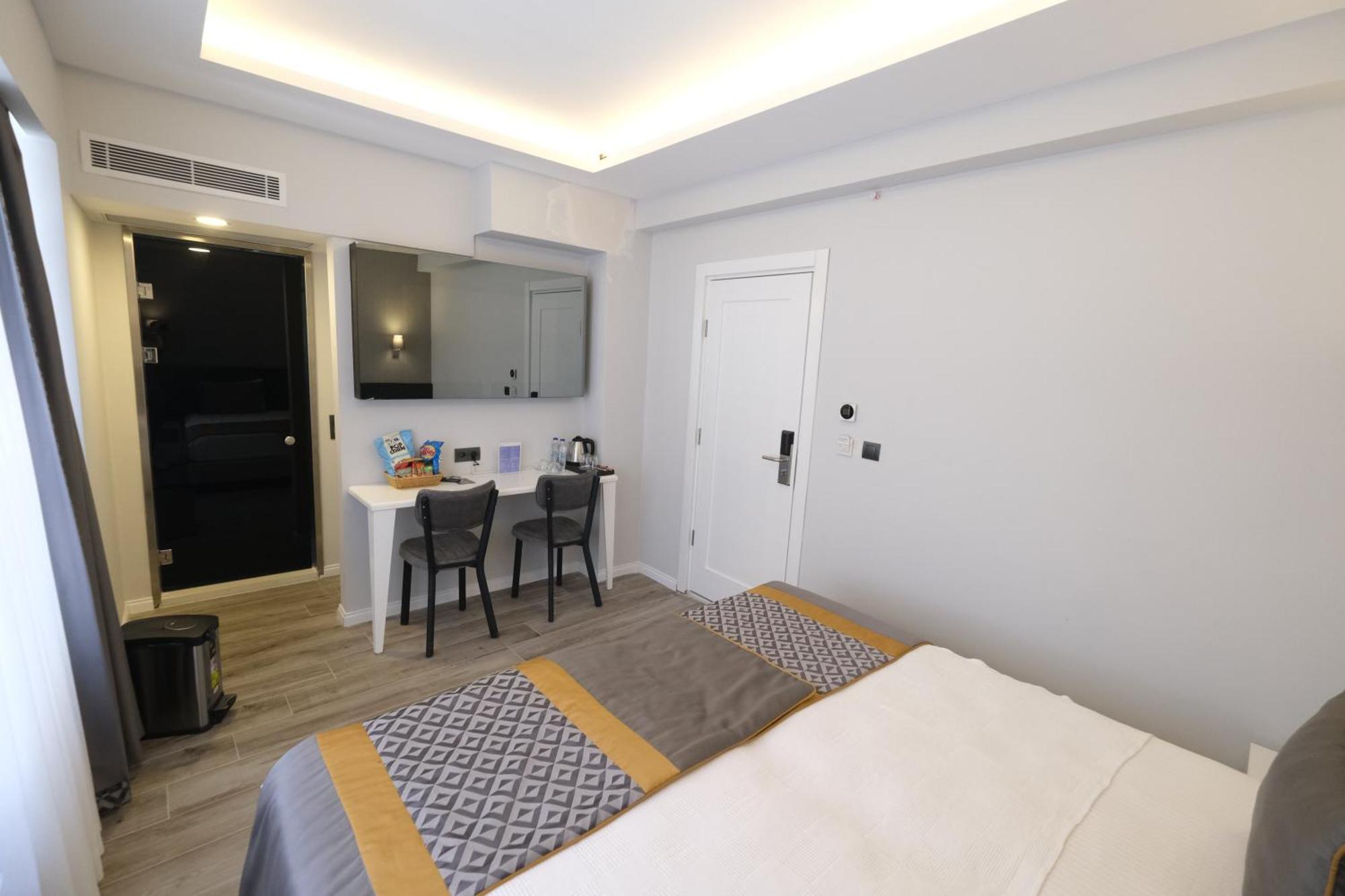 Superior Deluxe Double or Twin Room