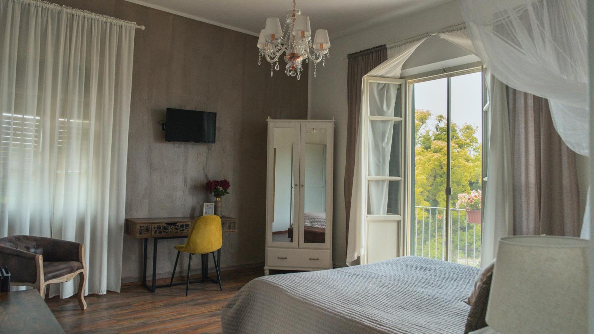 Deluxe Double or Twin Room