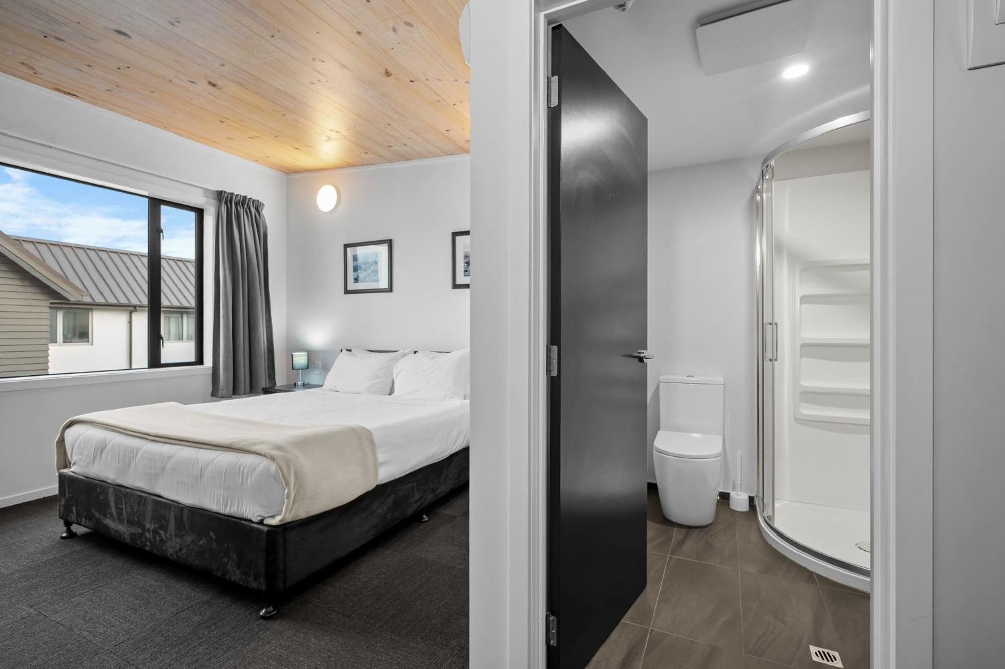 Studio Double Suite