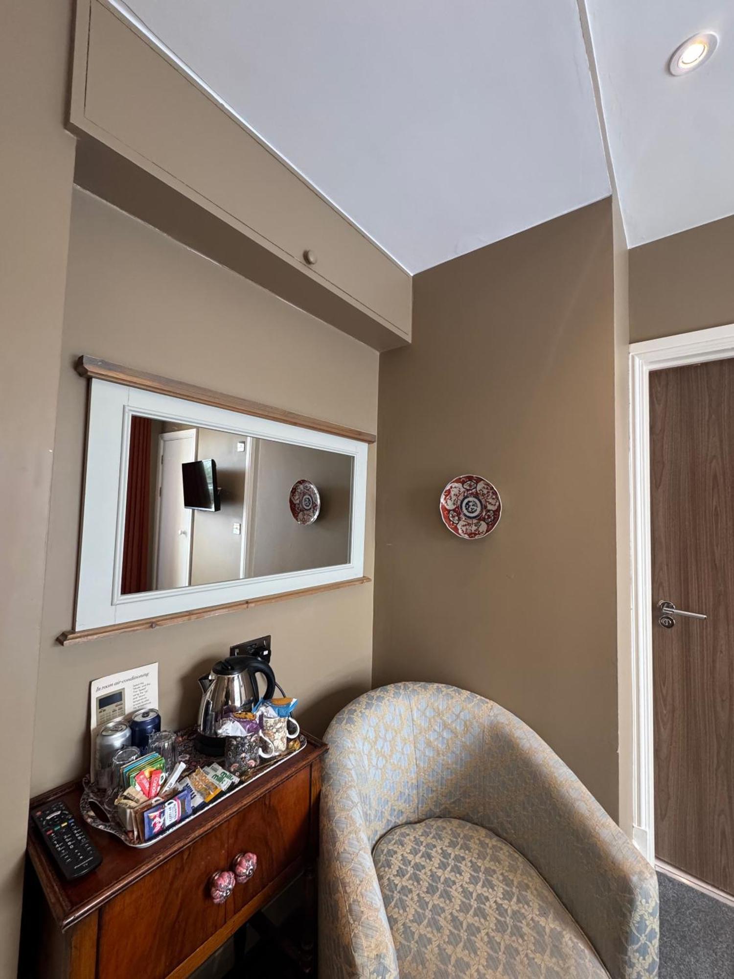 Double Room Private Bathroom