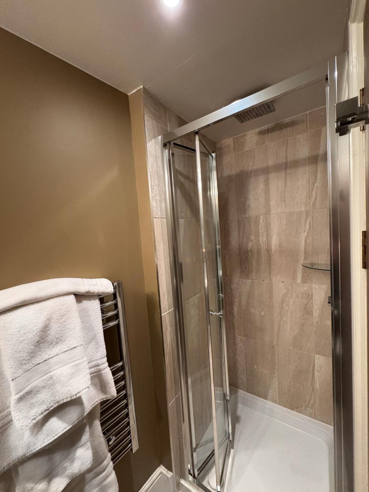 Double Room Private Bathroom