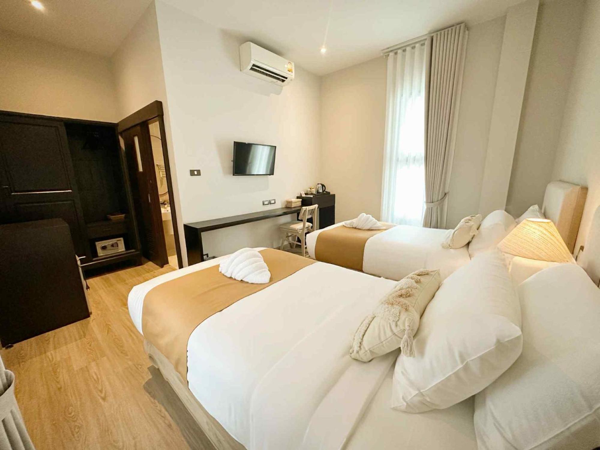 Superior Twin Room