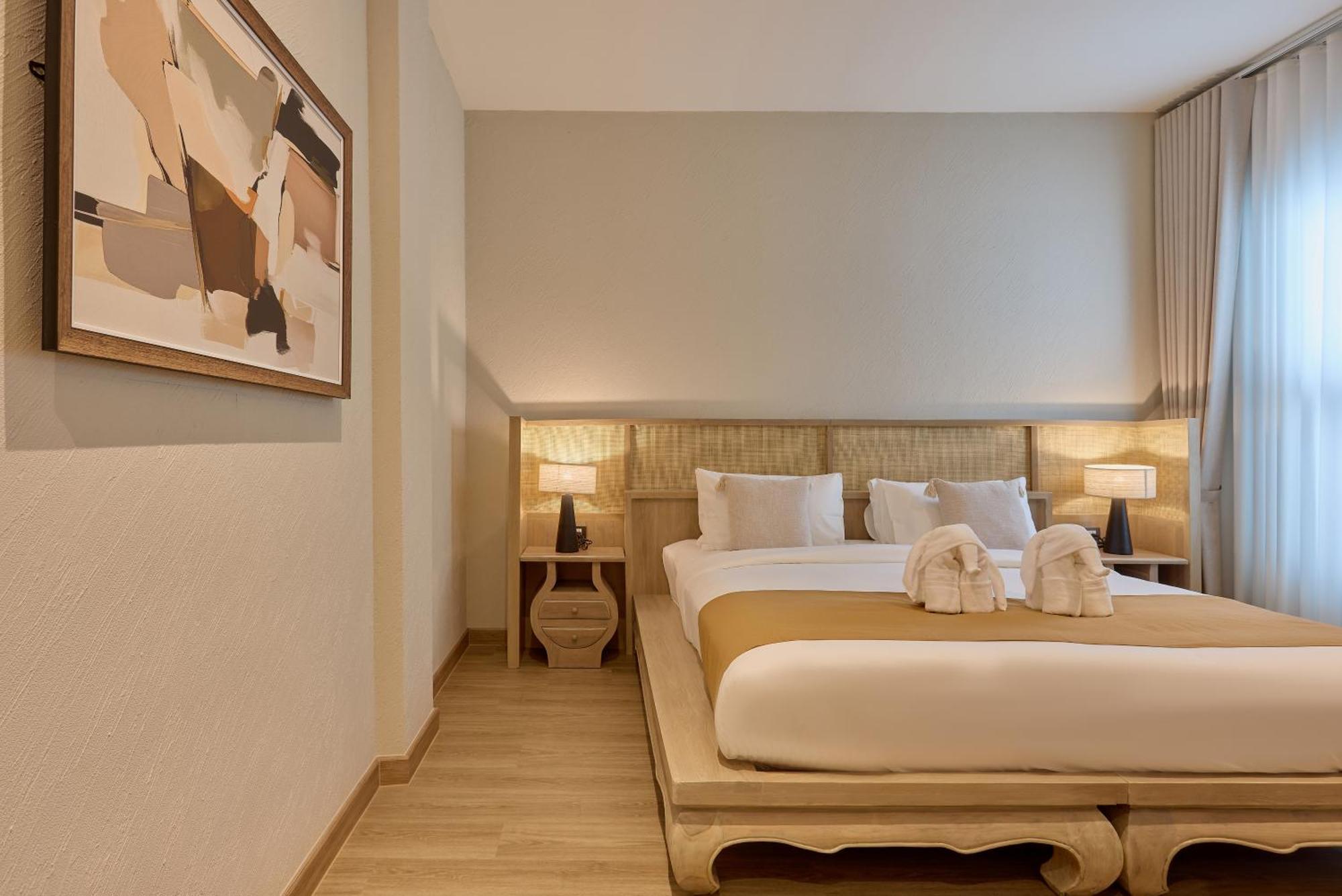 Deluxe King Room