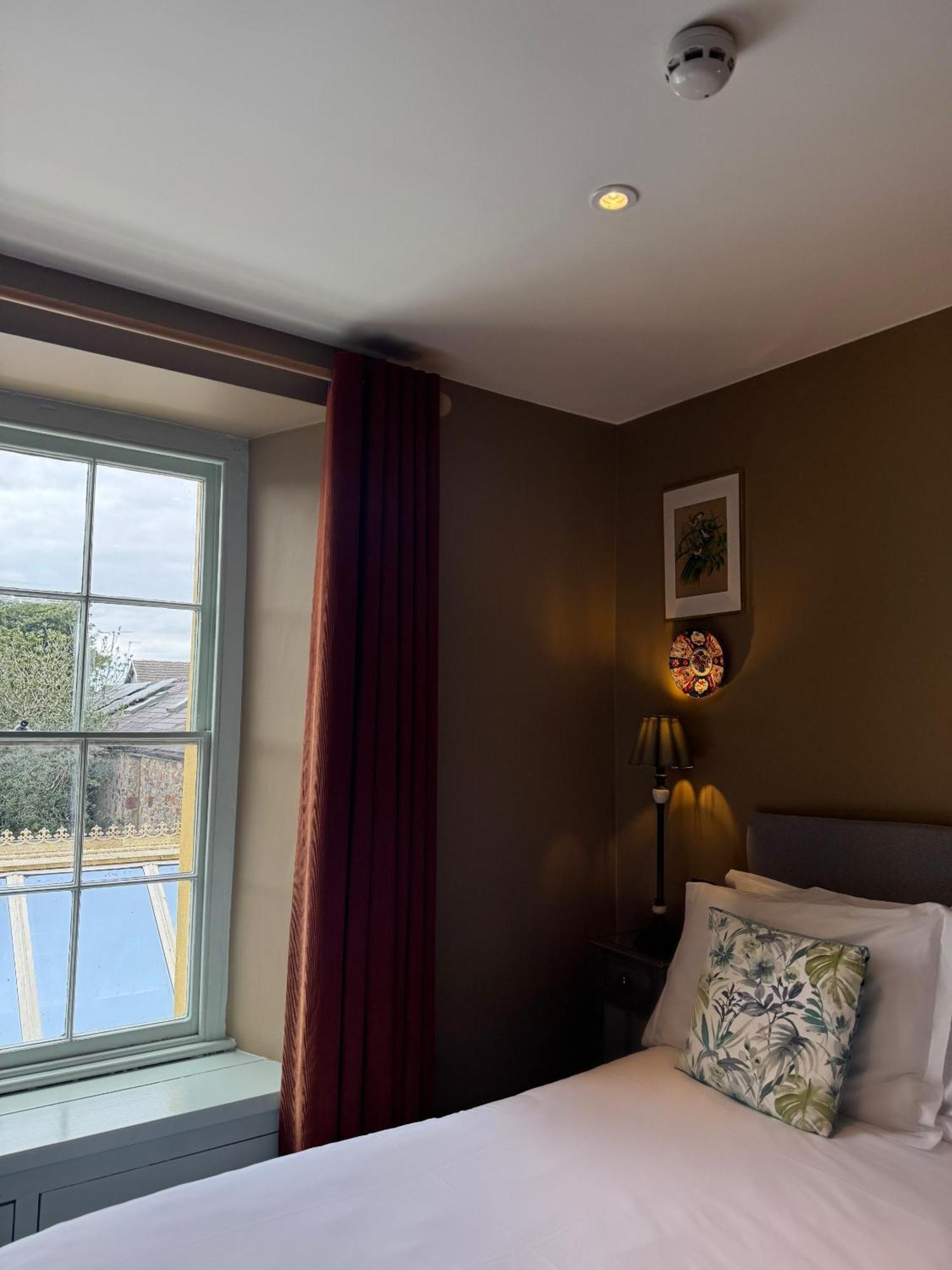 Double Room Private Bathroom