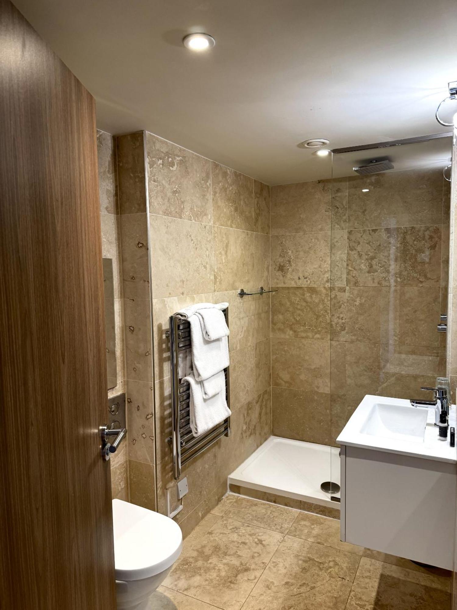 Twin Room Private Bathroom