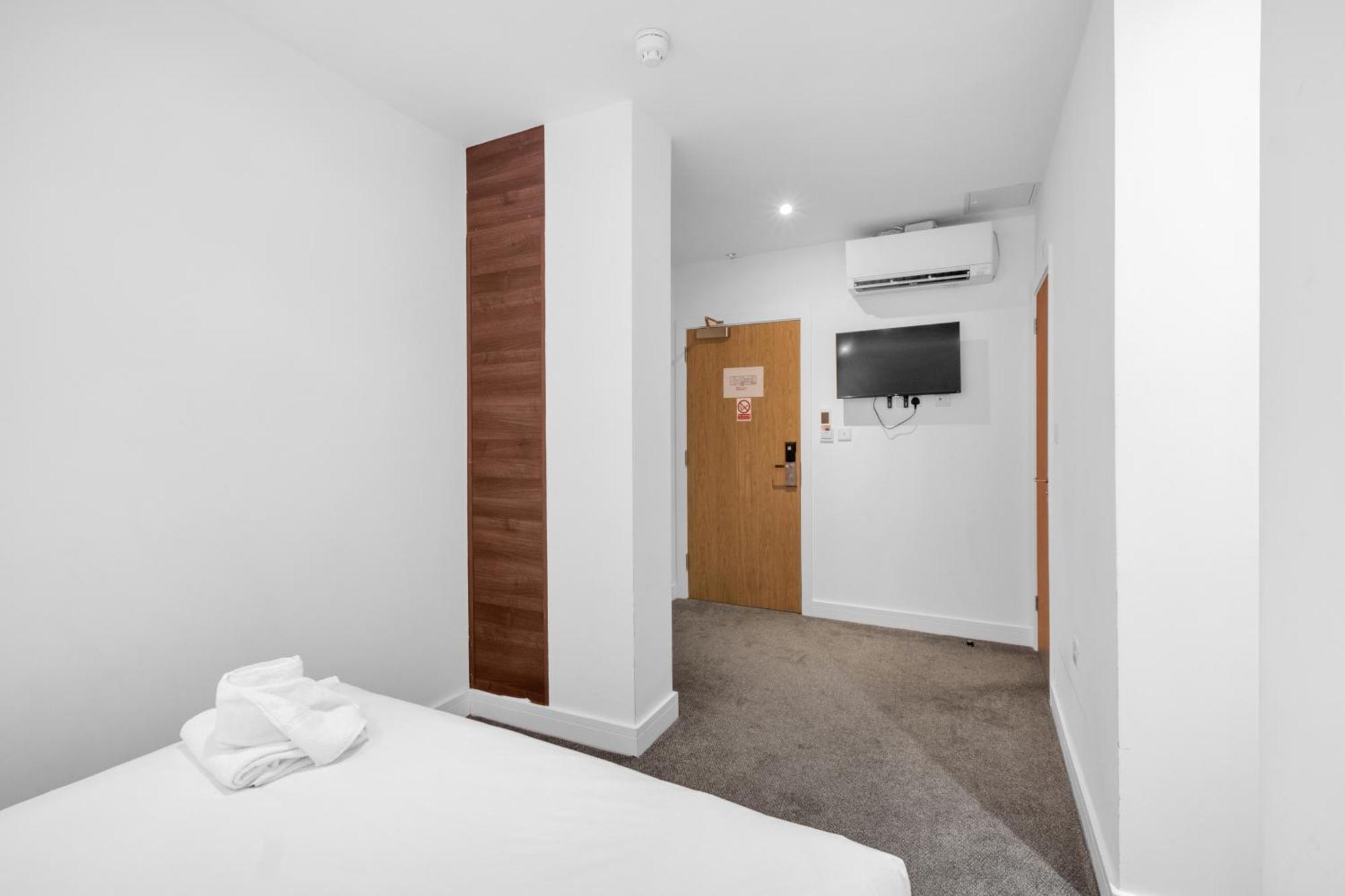 Double Room Shower