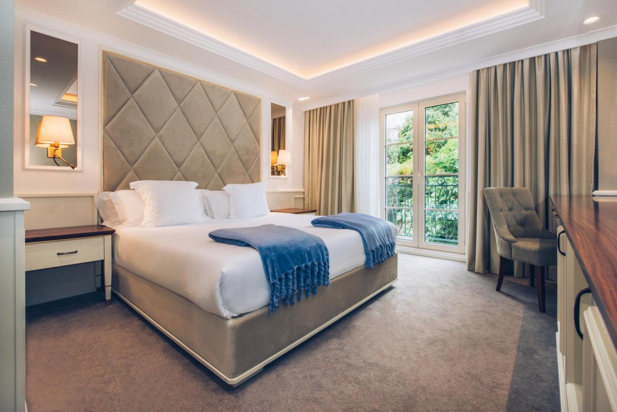 Double Deluxe Room
