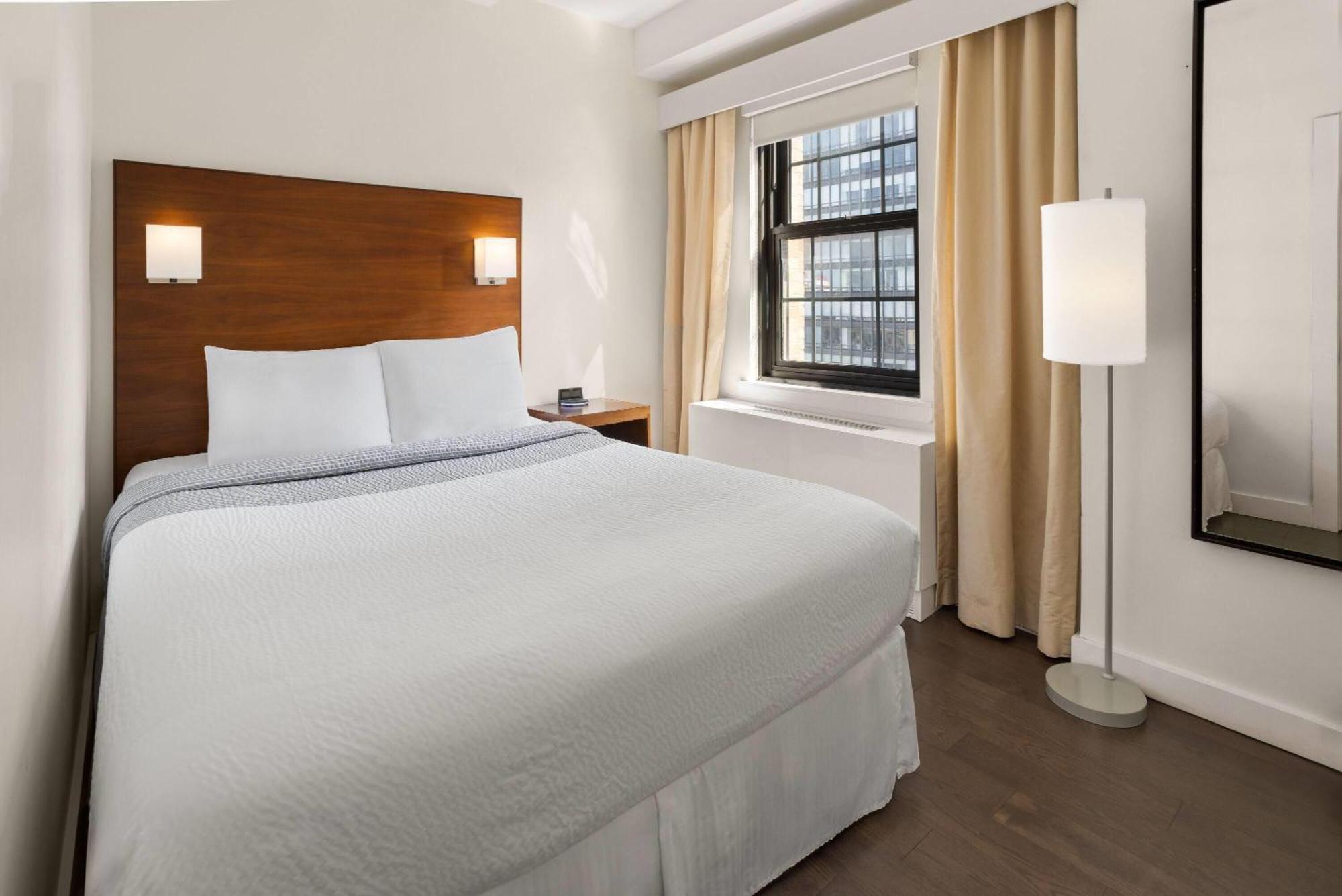 2 Queen Beds Two-Bedroom Apartment Non-Smoking
